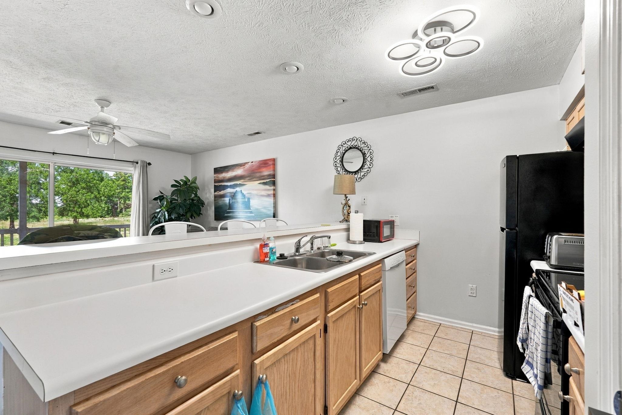 593 Blue River Ct. Property Photo 6