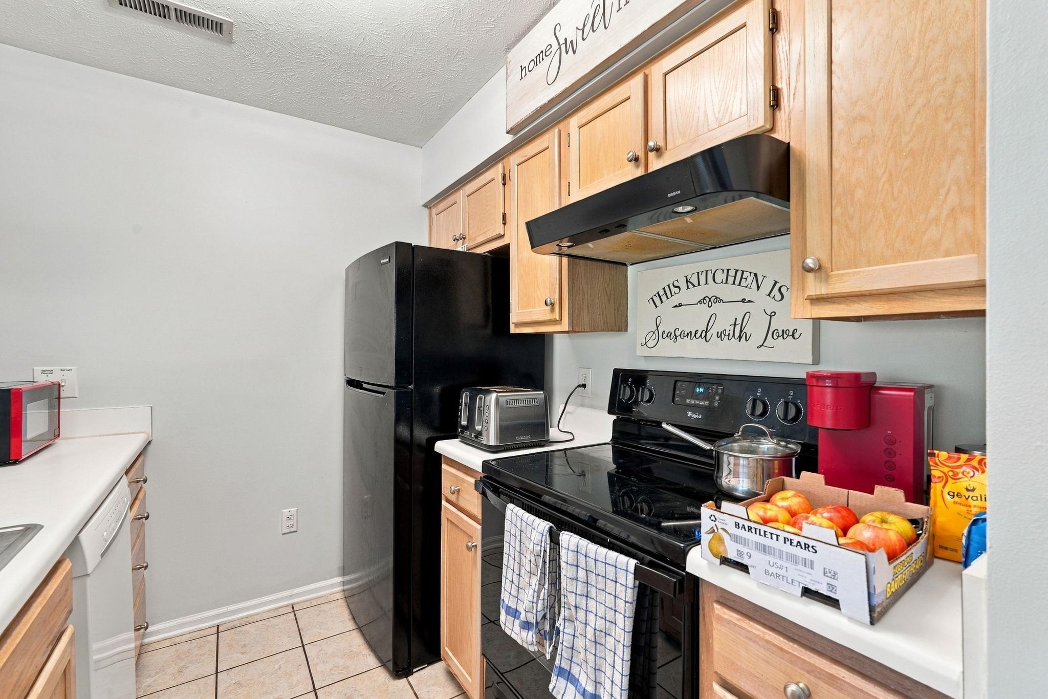 593 Blue River Ct. Property Photo 7