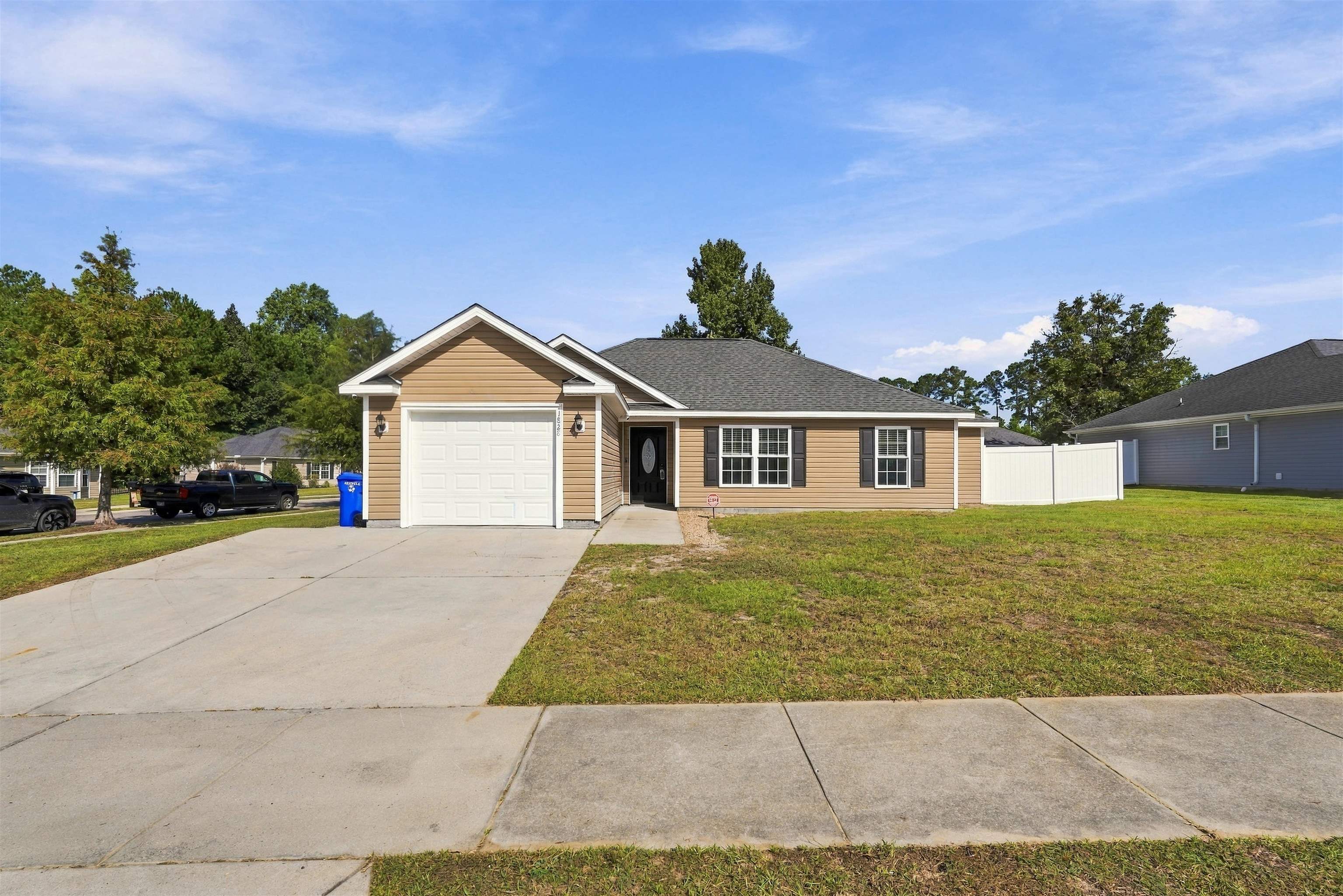 1828 Ambridge Dr. Property Photo 2