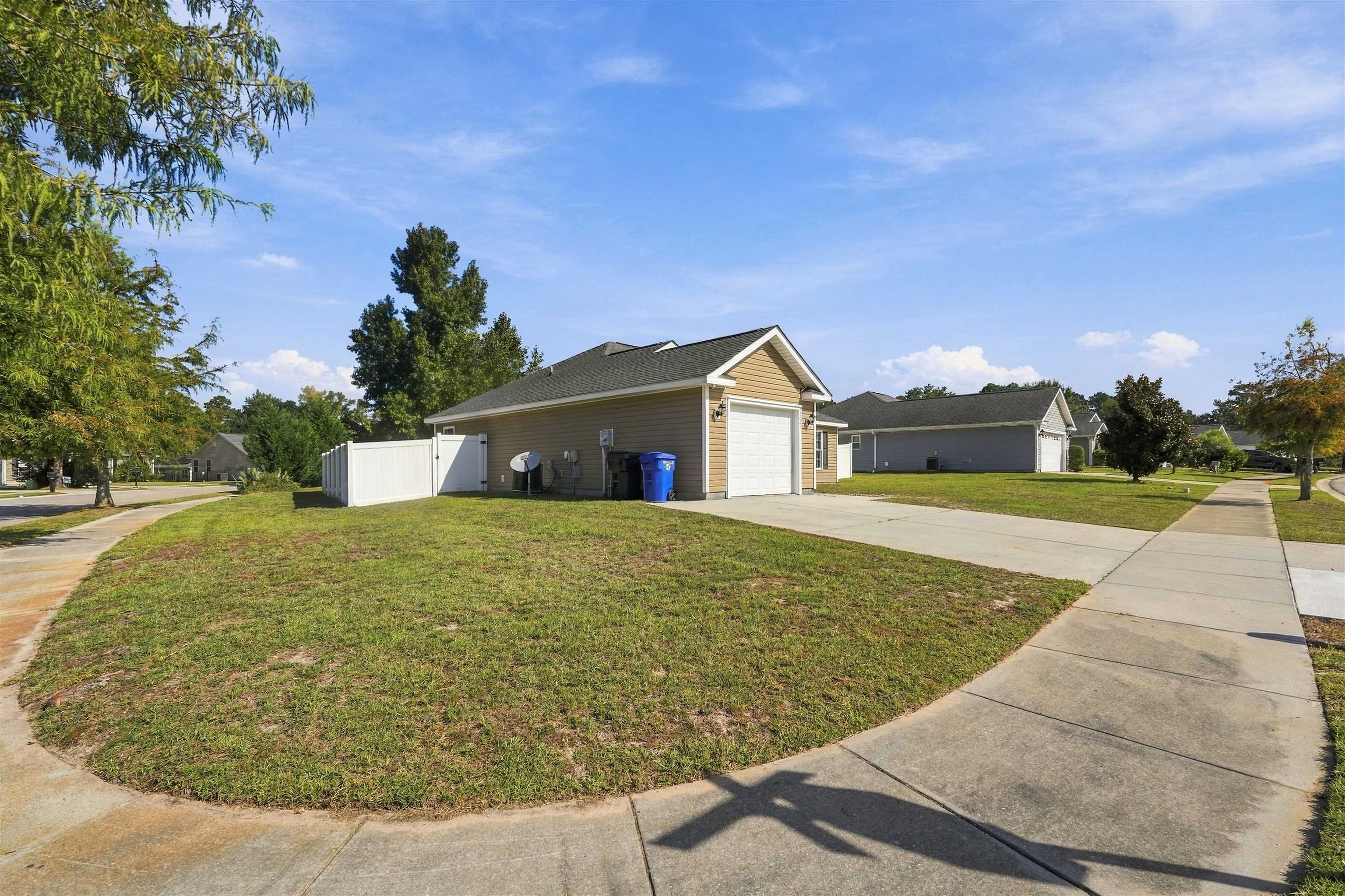1828 Ambridge Dr. Property Photo 3