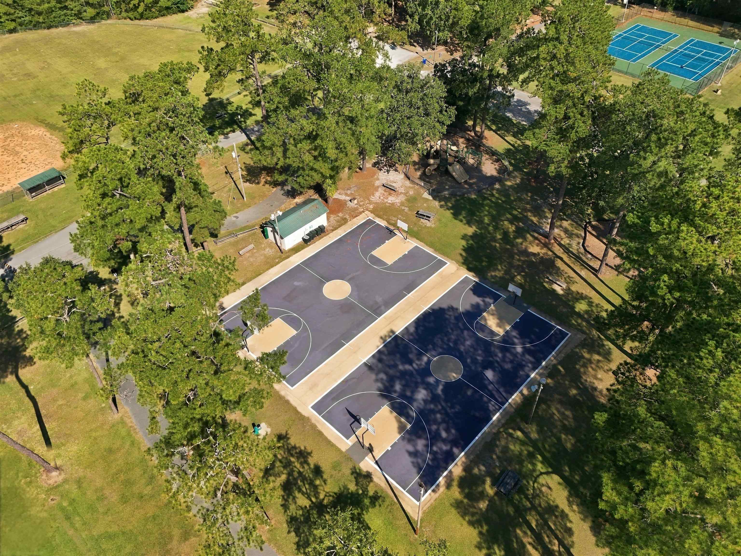 1828 Ambridge Dr. Property Photo 9