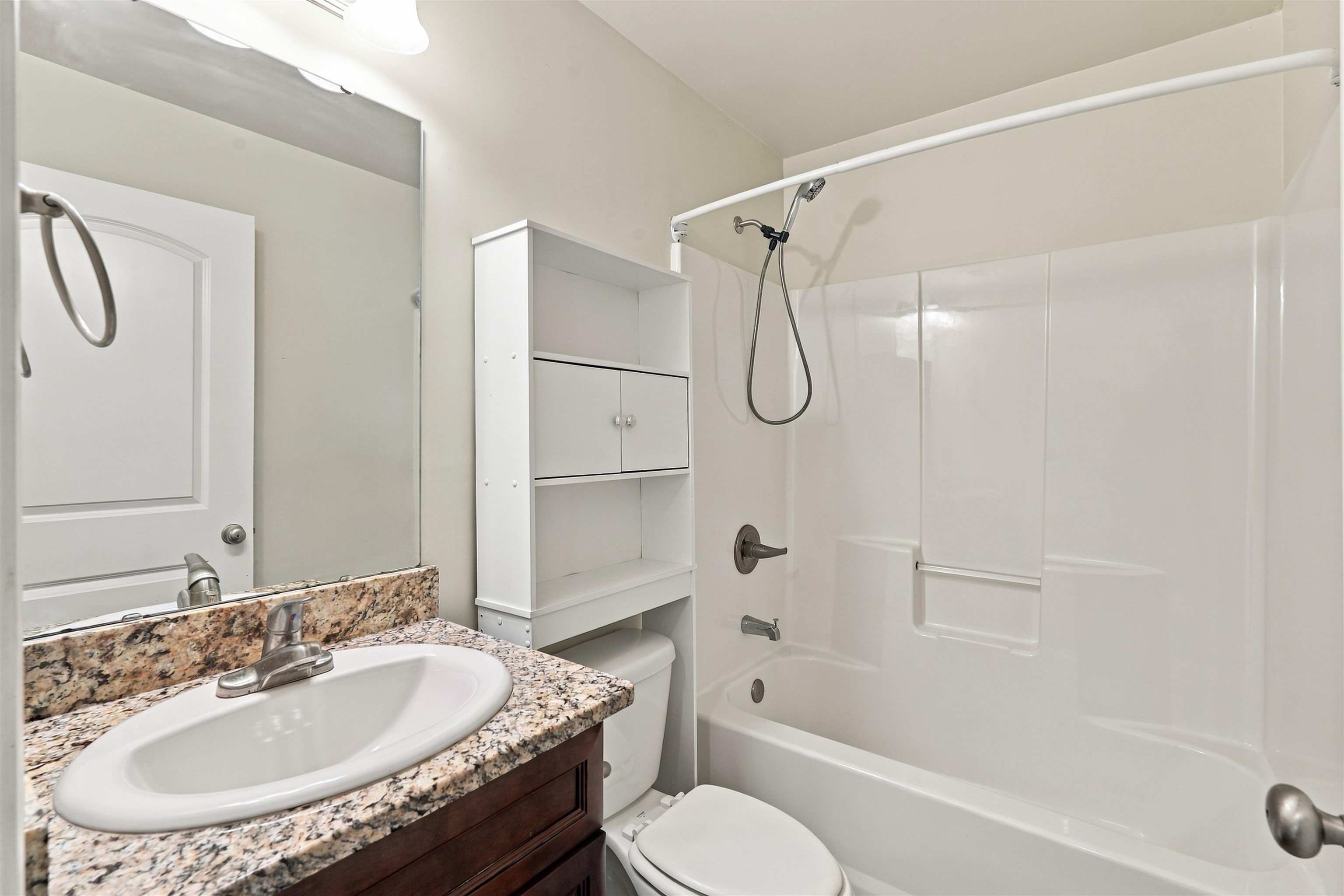 1828 Ambridge Dr. Property Photo 14