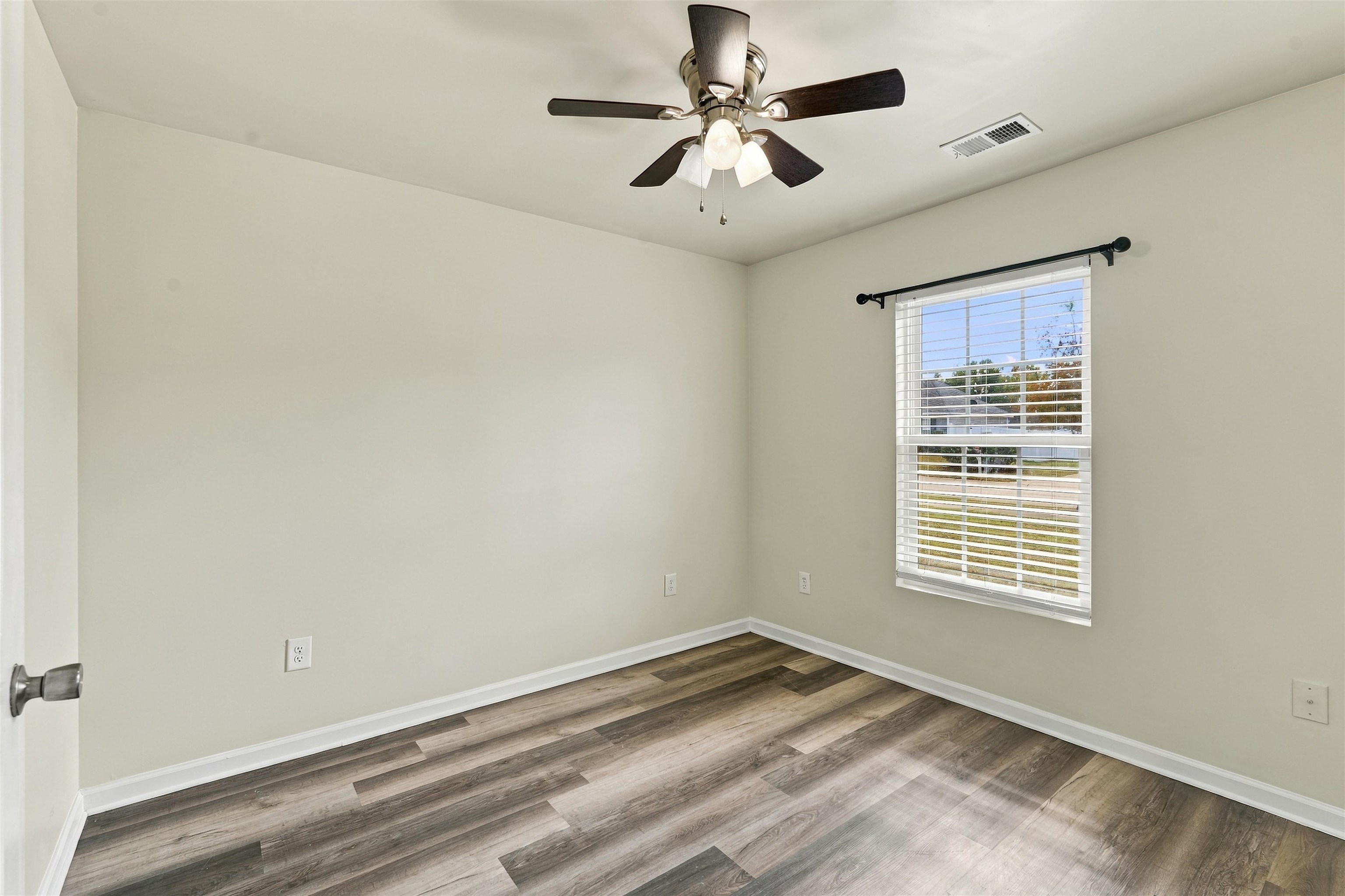 1828 Ambridge Dr. Property Photo 15