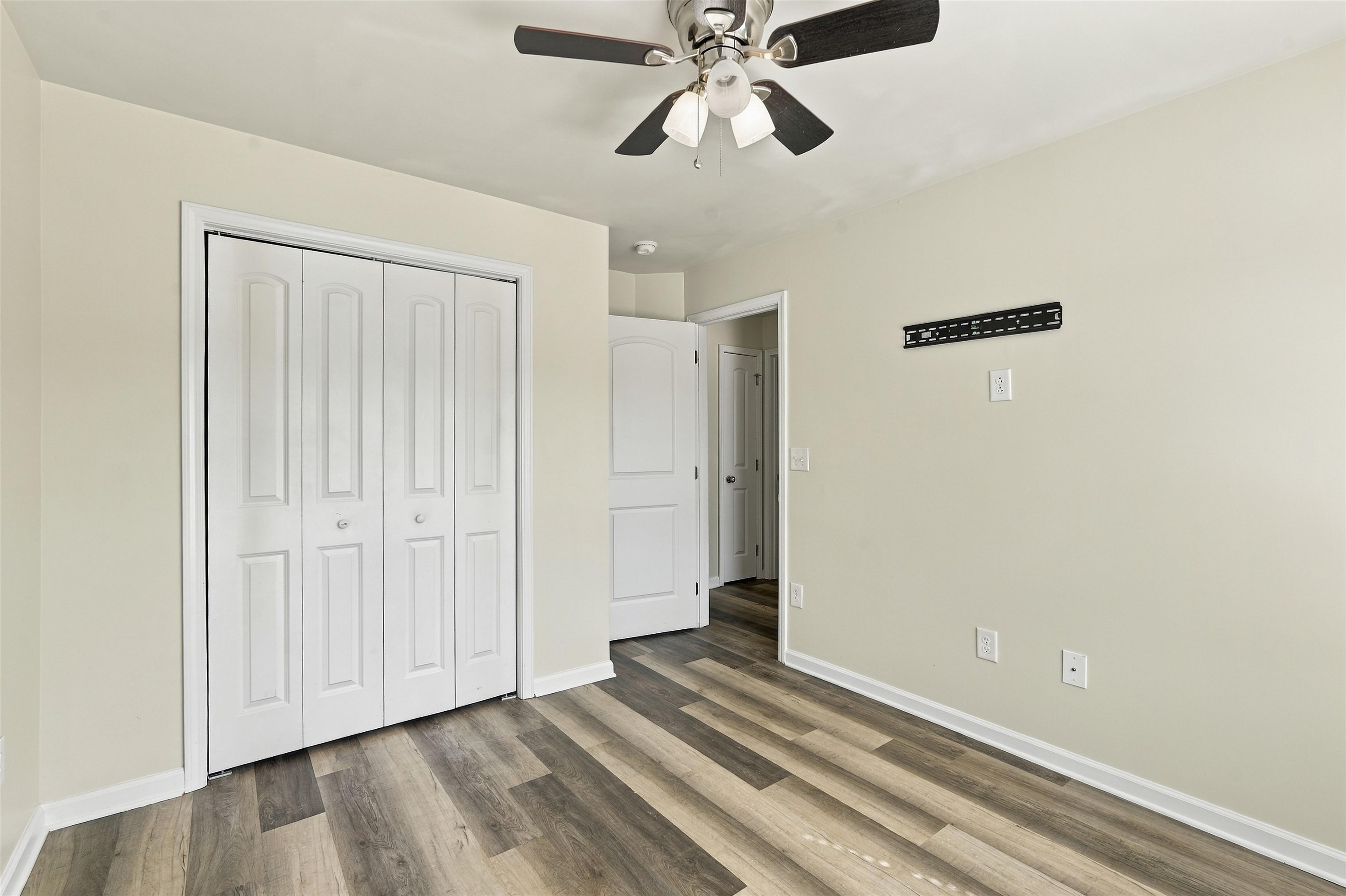 1828 Ambridge Dr. Property Photo 20
