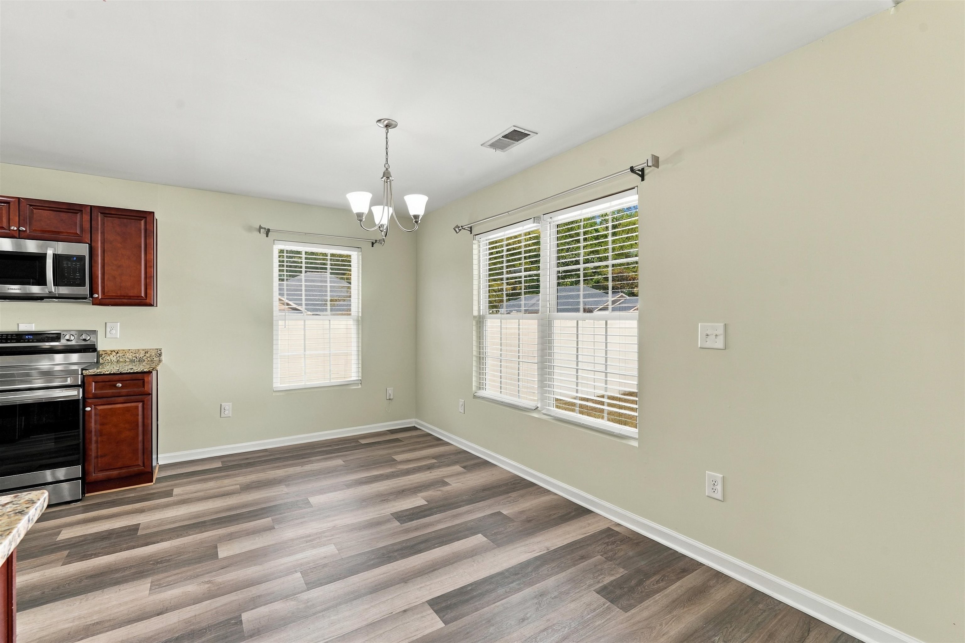 1828 Ambridge Dr. Property Photo 27