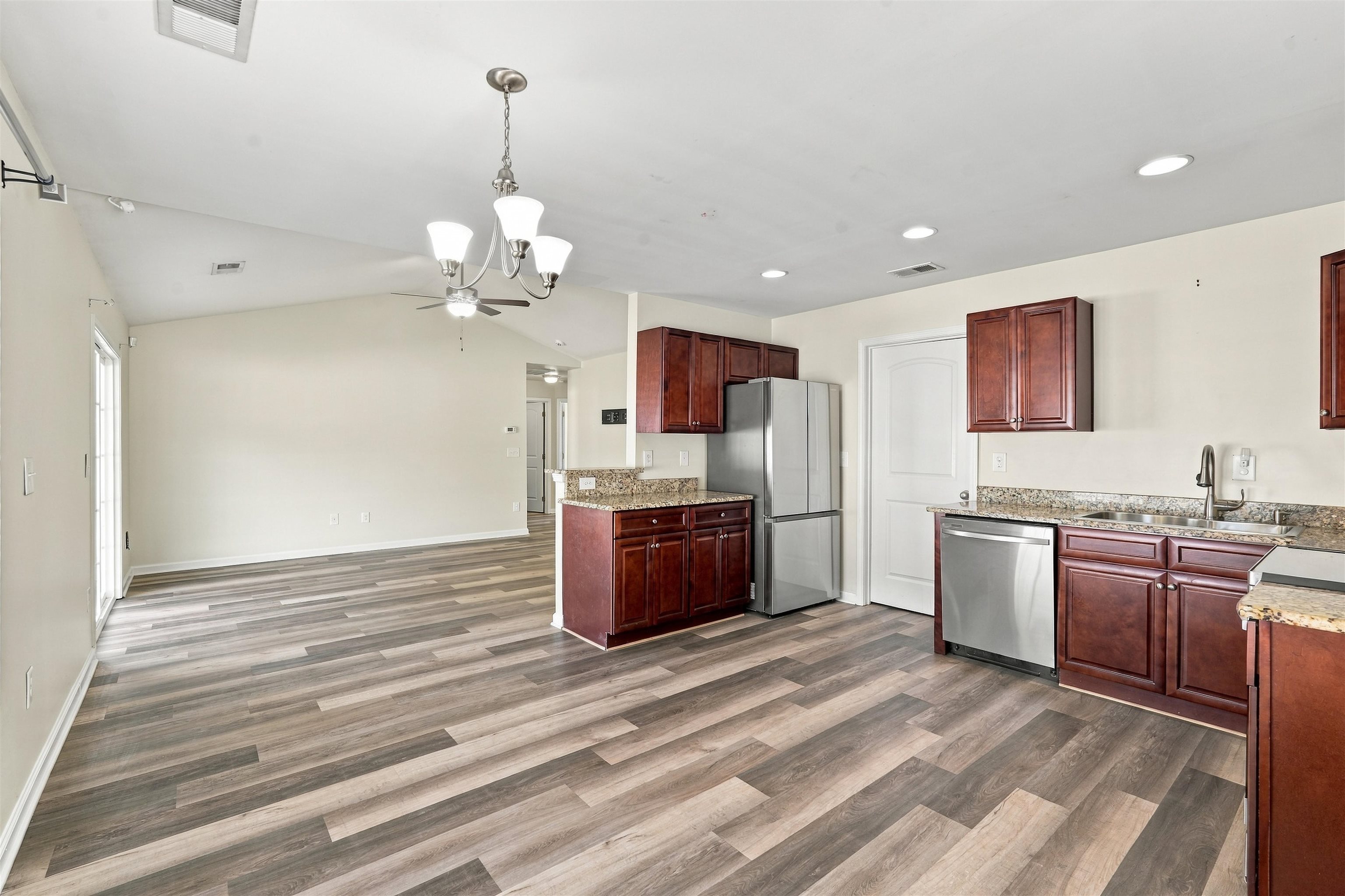 1828 Ambridge Dr. Property Photo 28
