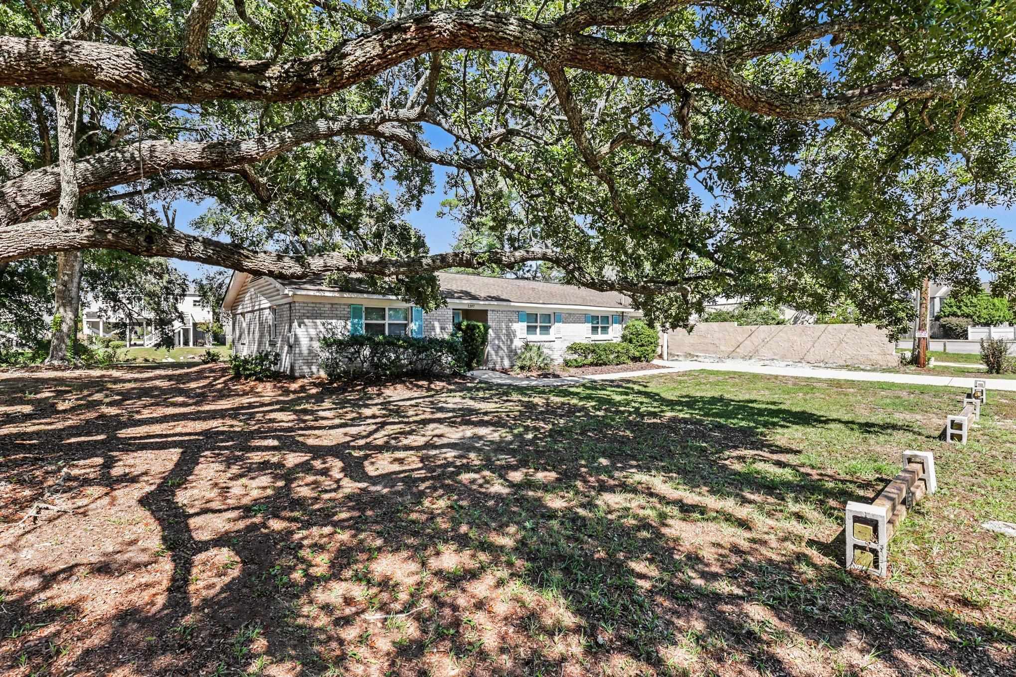 2307 Curley St. Property Photo 4