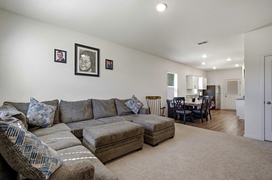 434 Castillo Dr. Property Photo 2