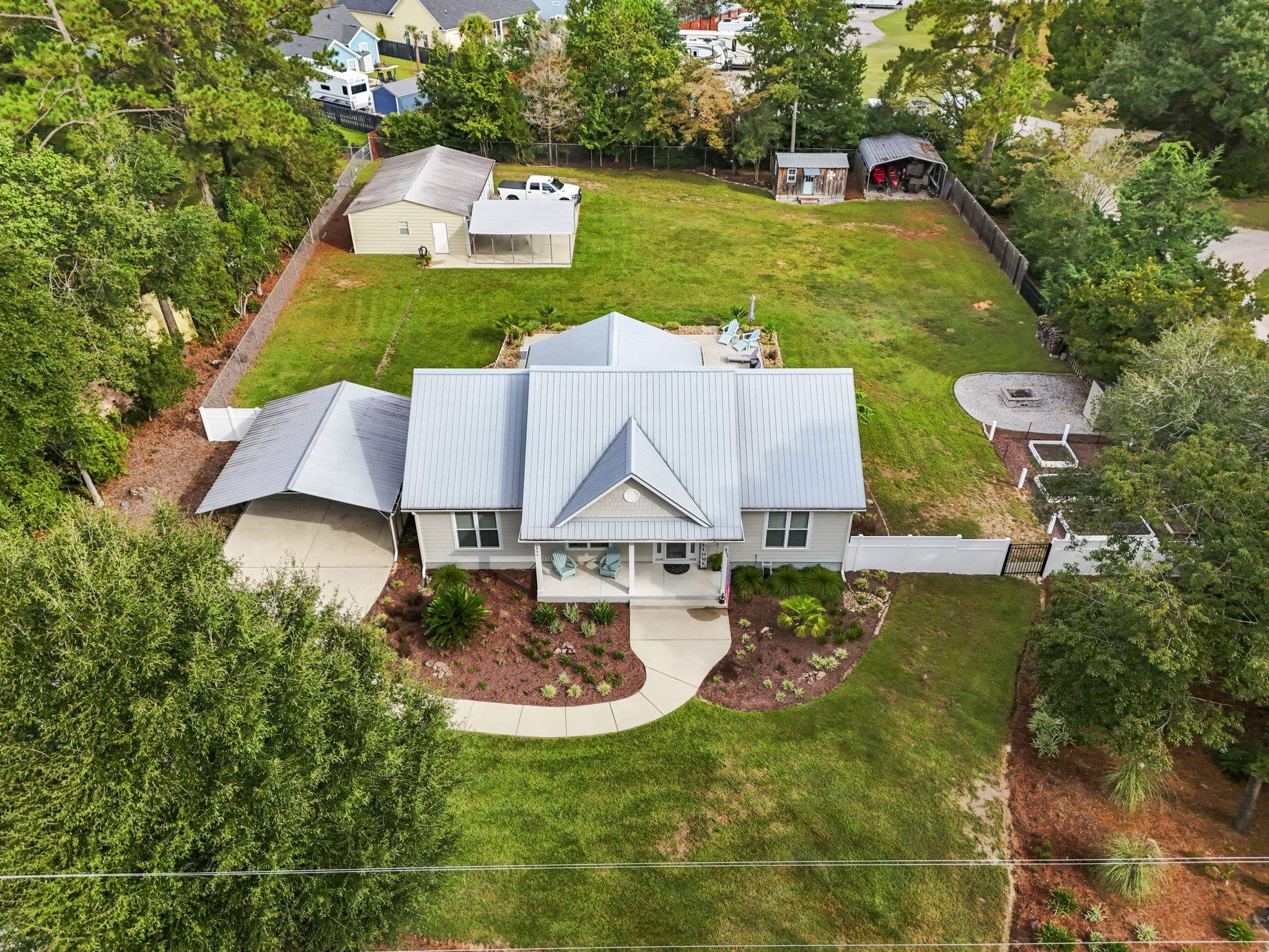 1906 Pond Rd. Property Photo 1