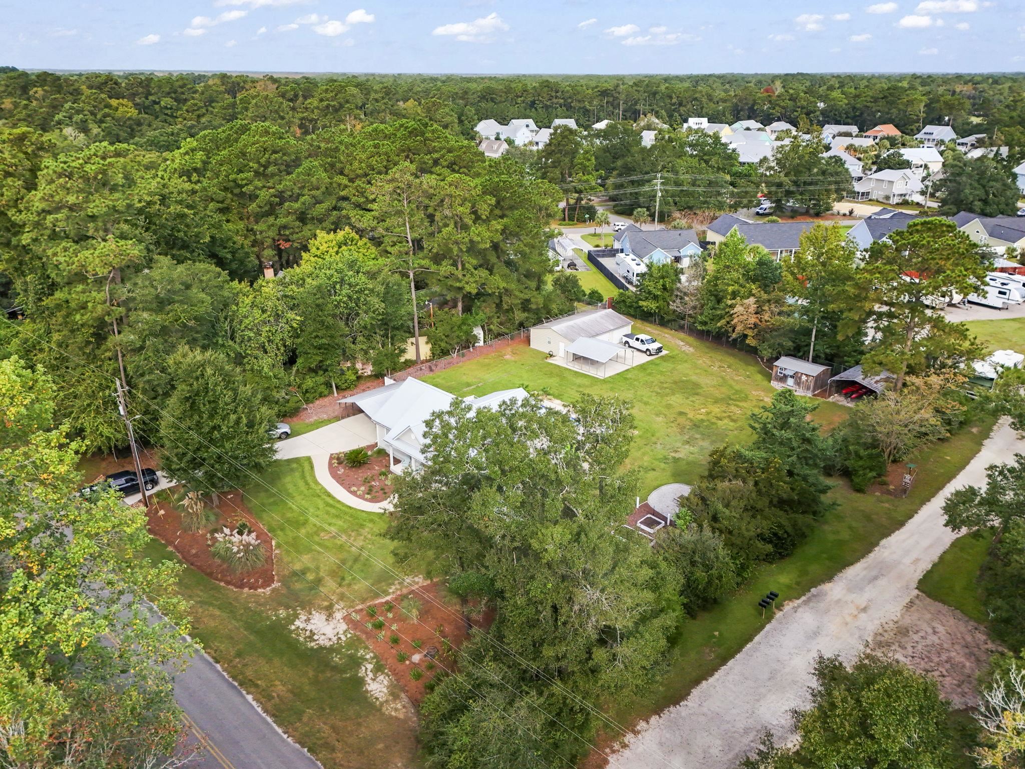 1906 Pond Rd. Property Photo 2