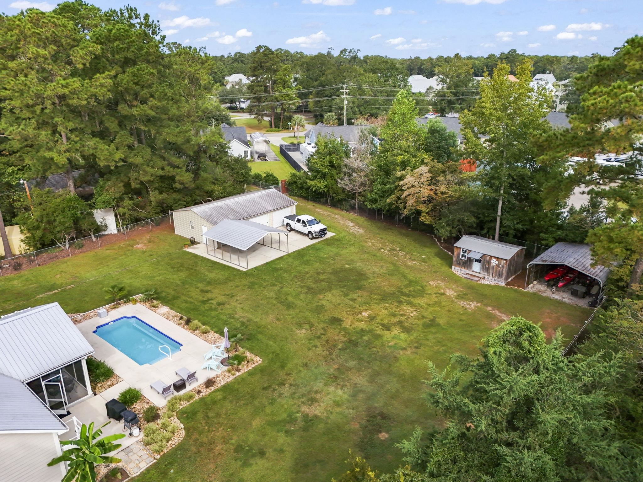 1906 Pond Rd. Property Photo 3