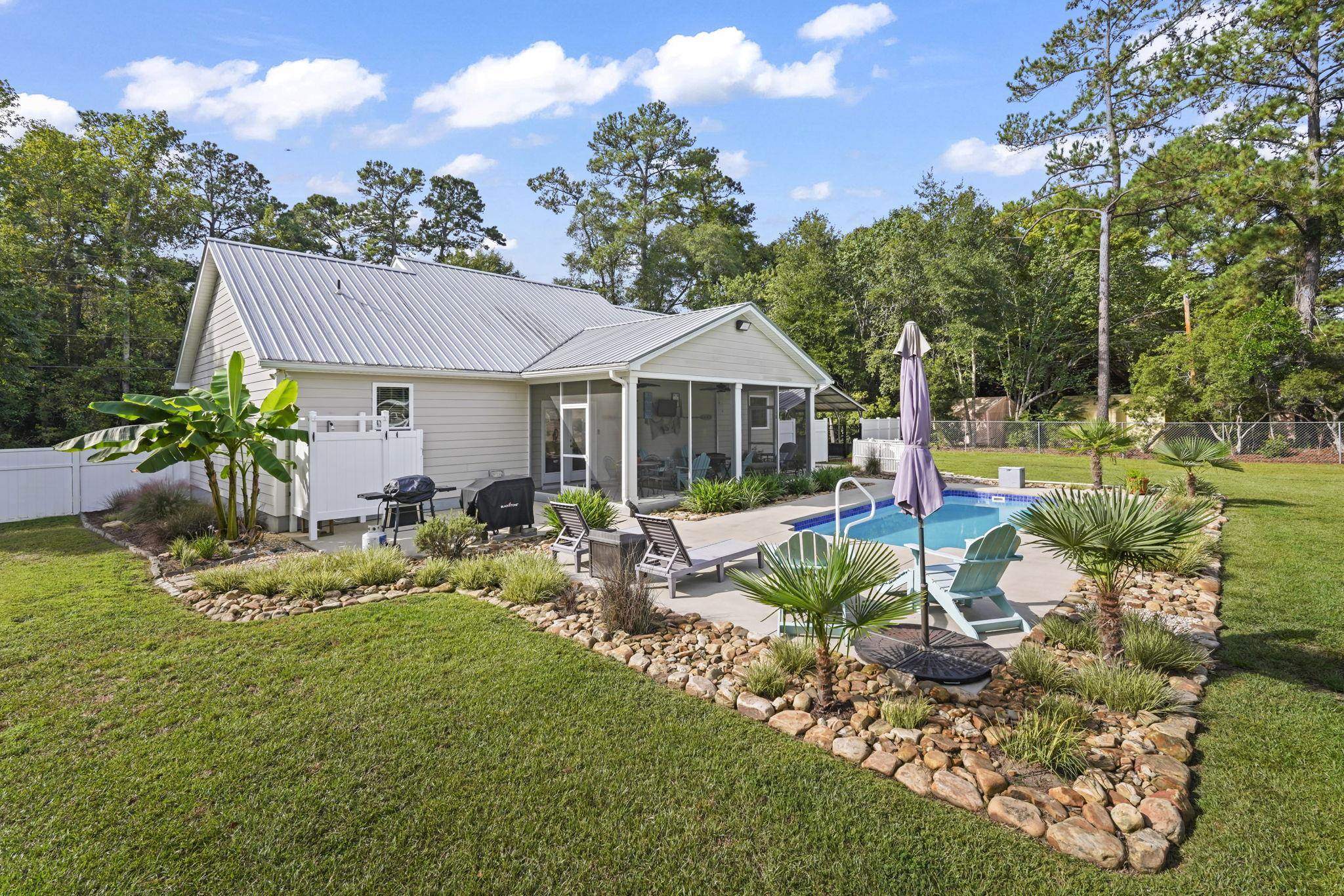 1906 Pond Rd. Property Photo 21