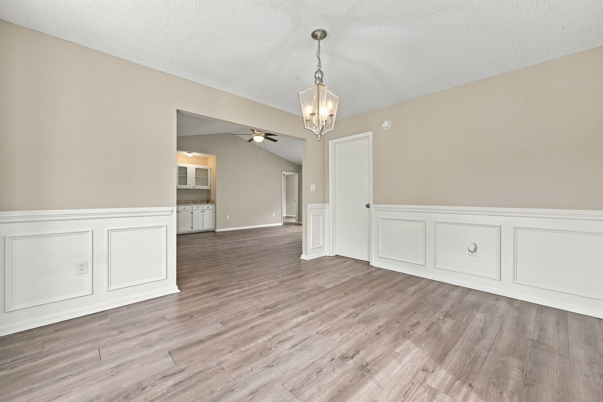 9712 Ashley Ln. Property Photo 6