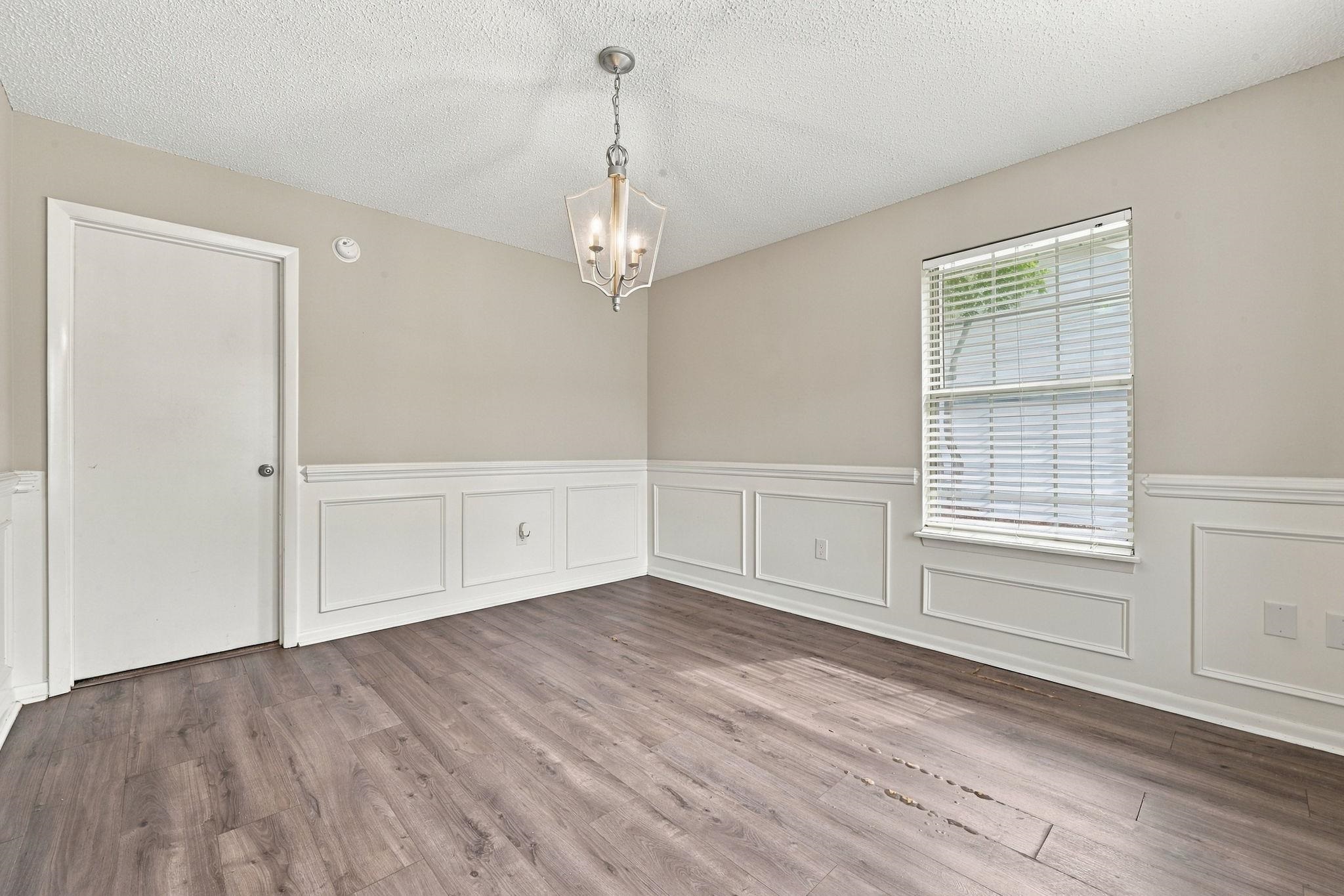 9712 Ashley Ln. Property Photo 11