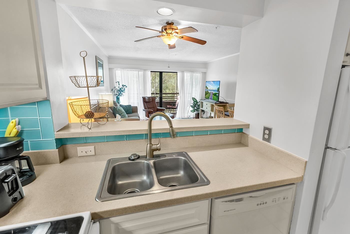 415 Ocean Creek Dr. Property Photo 10