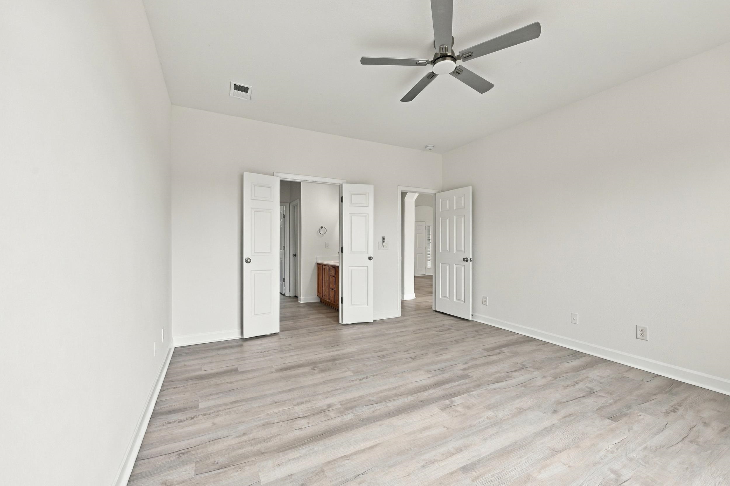 172 Zinnia Dr. Property Photo 14