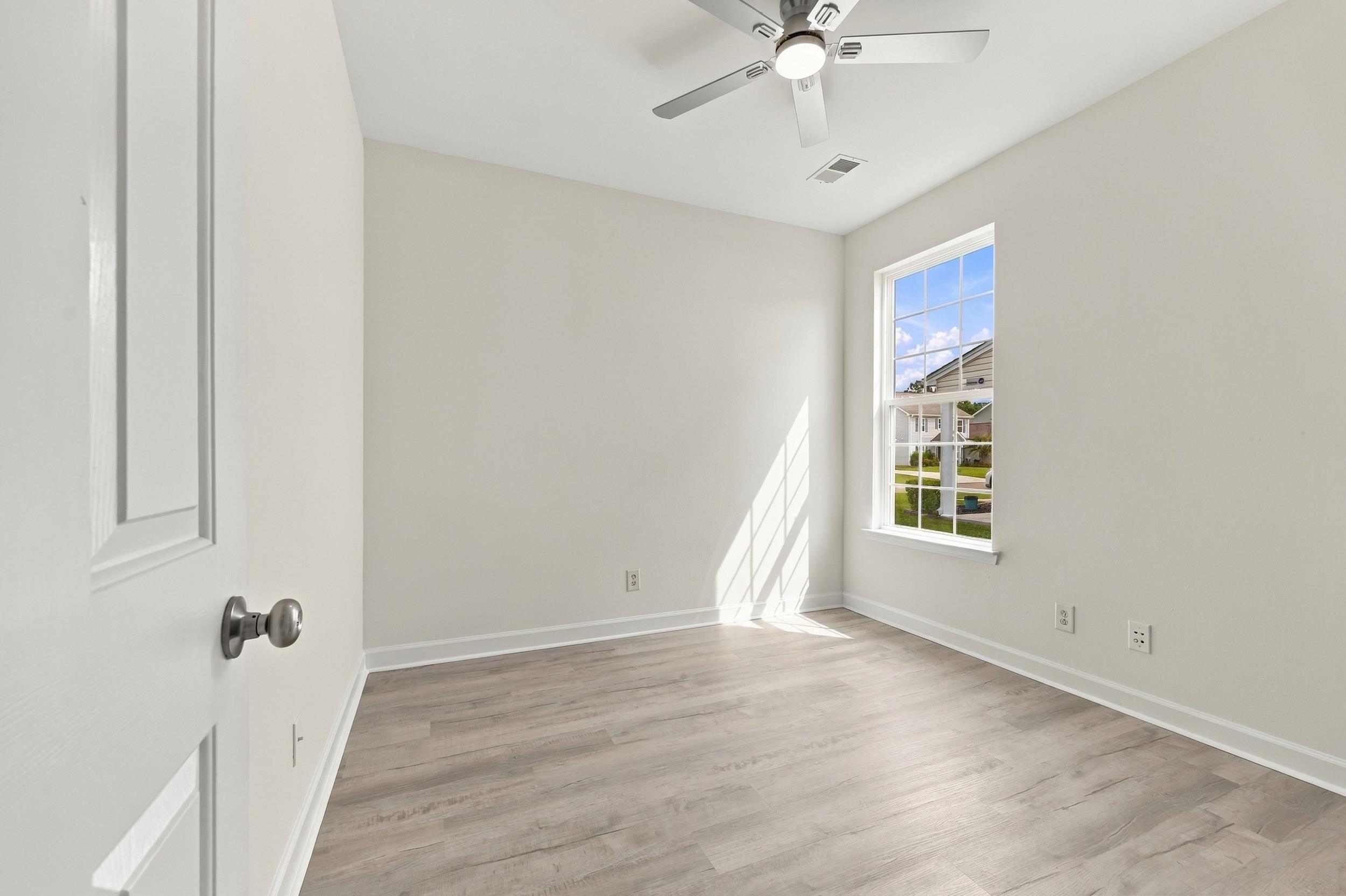 172 Zinnia Dr. Property Photo 16