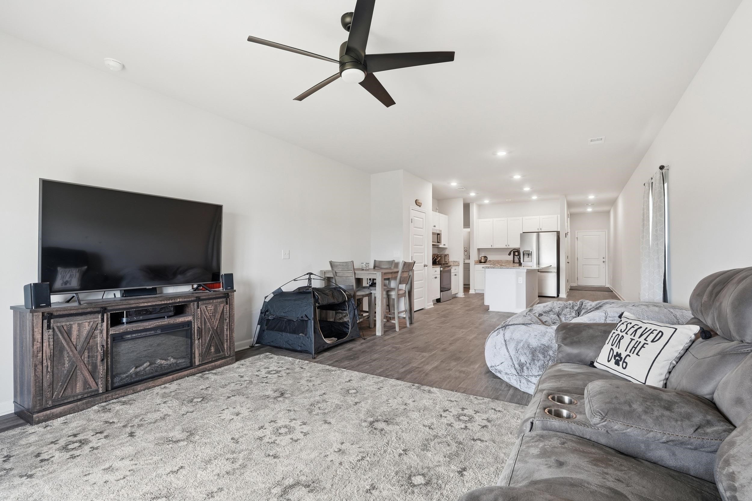 428 Ribbon Rail Way Property Photo 8