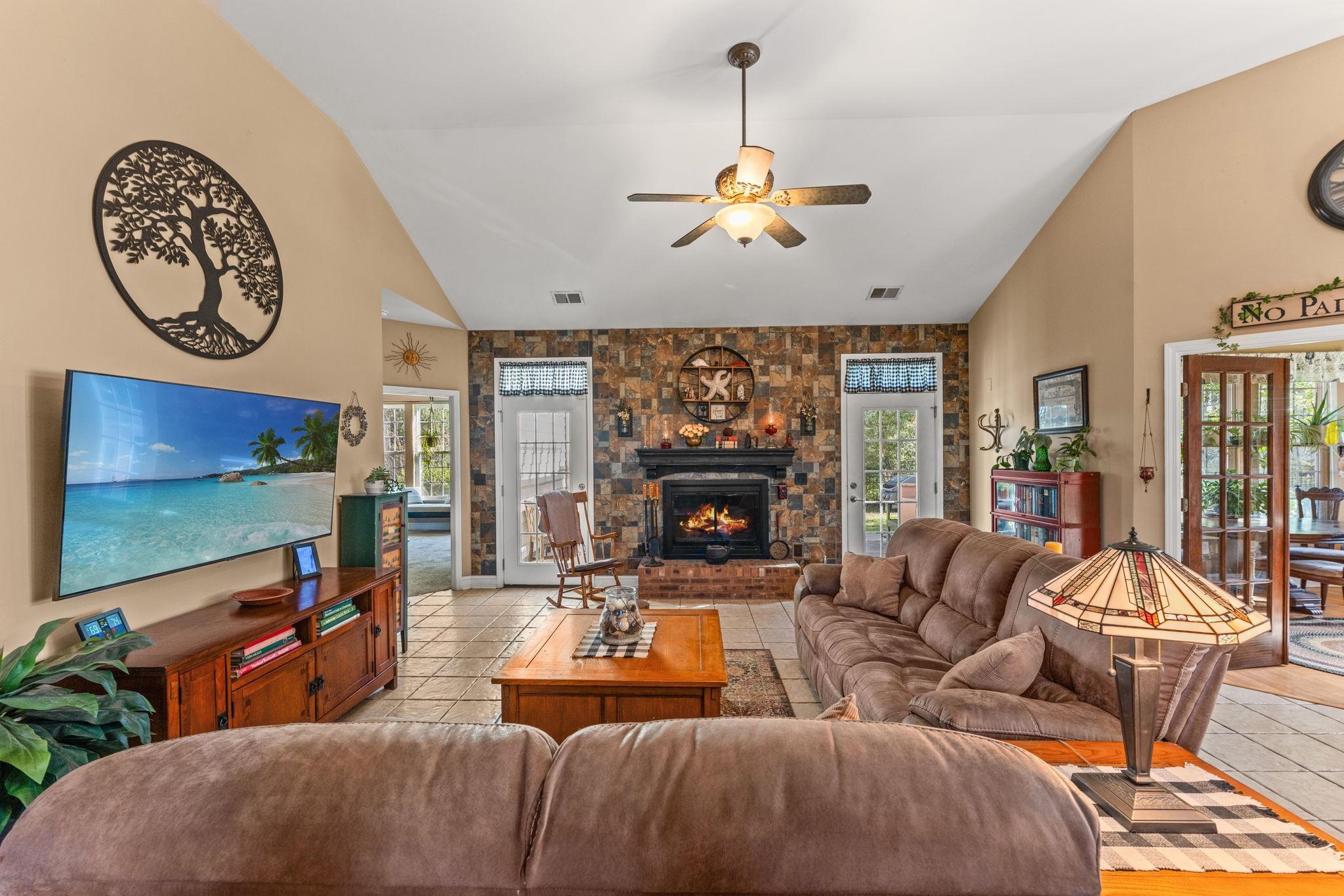 8113 Moonstruck Ct. Property Photo 3