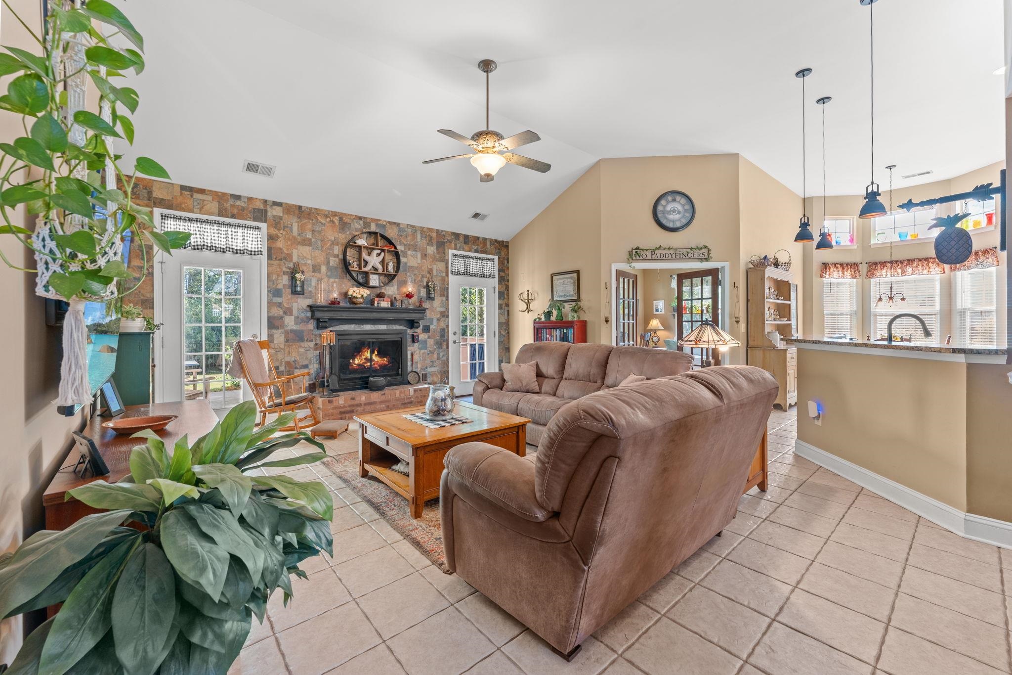 8113 Moonstruck Ct. Property Photo 4