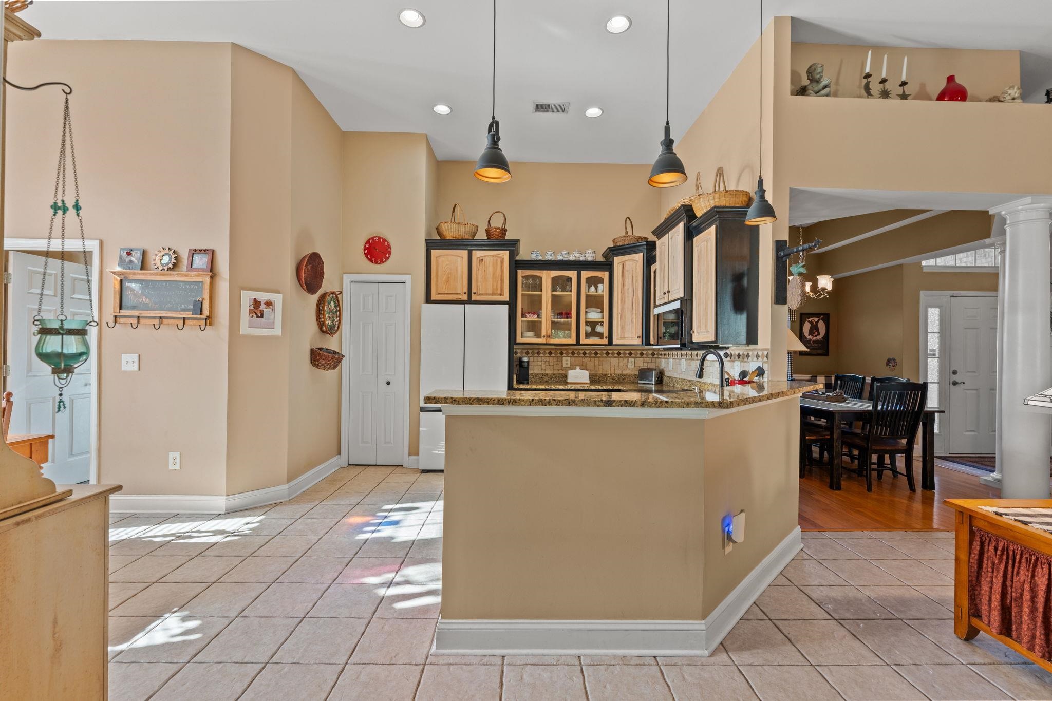 8113 Moonstruck Ct. Property Photo 8