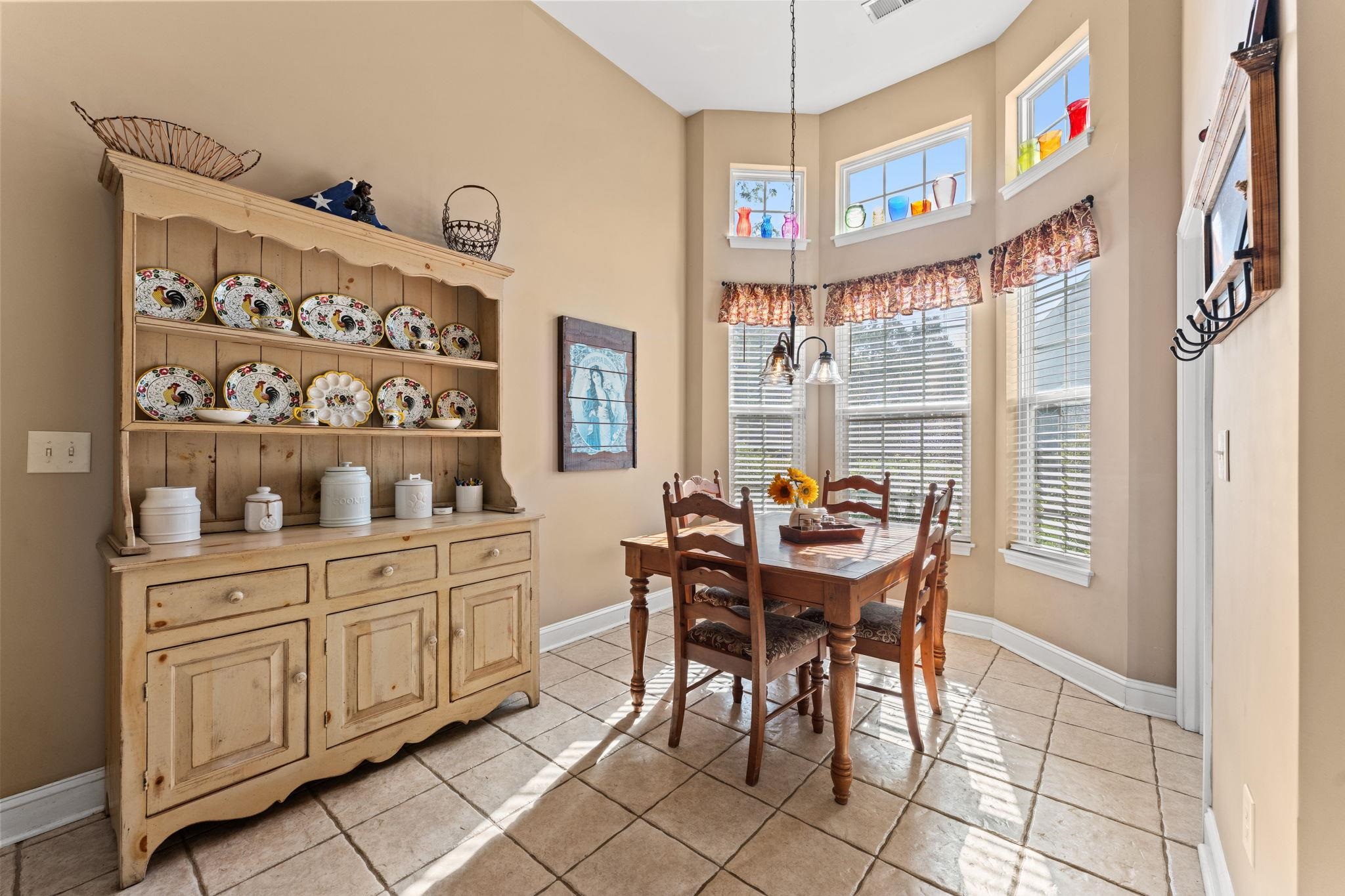 8113 Moonstruck Ct. Property Photo 9