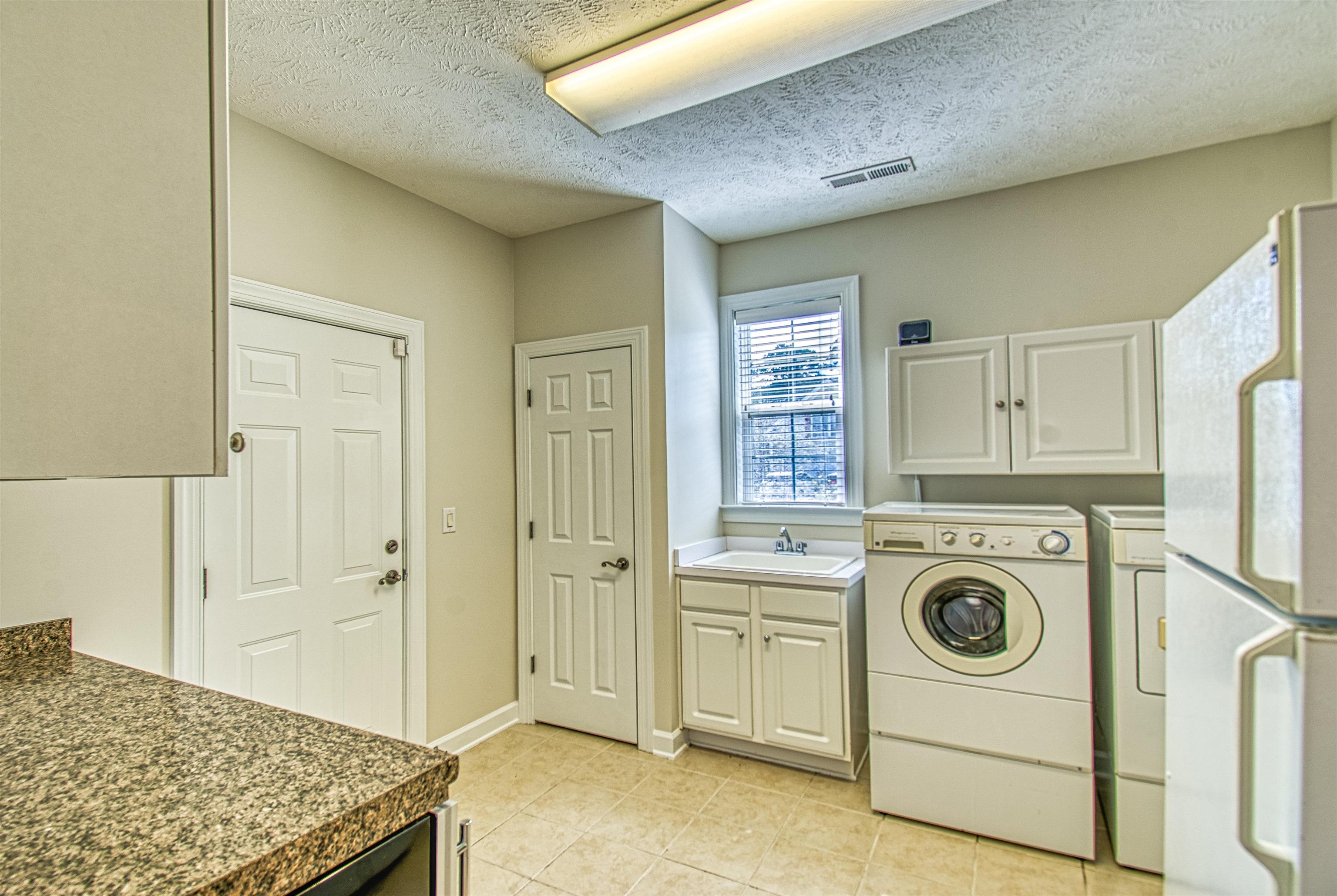 1201 Harrogate Ct. Property Photo 34
