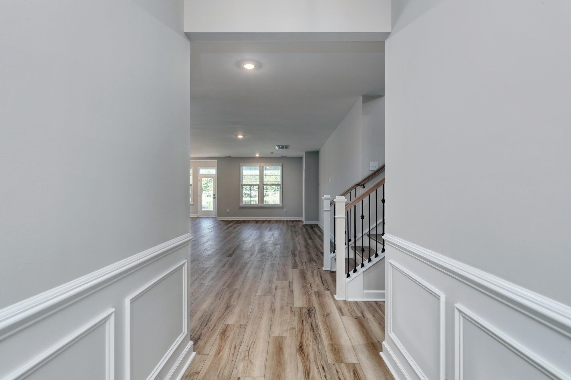 212 Field Dr Property Photo 6