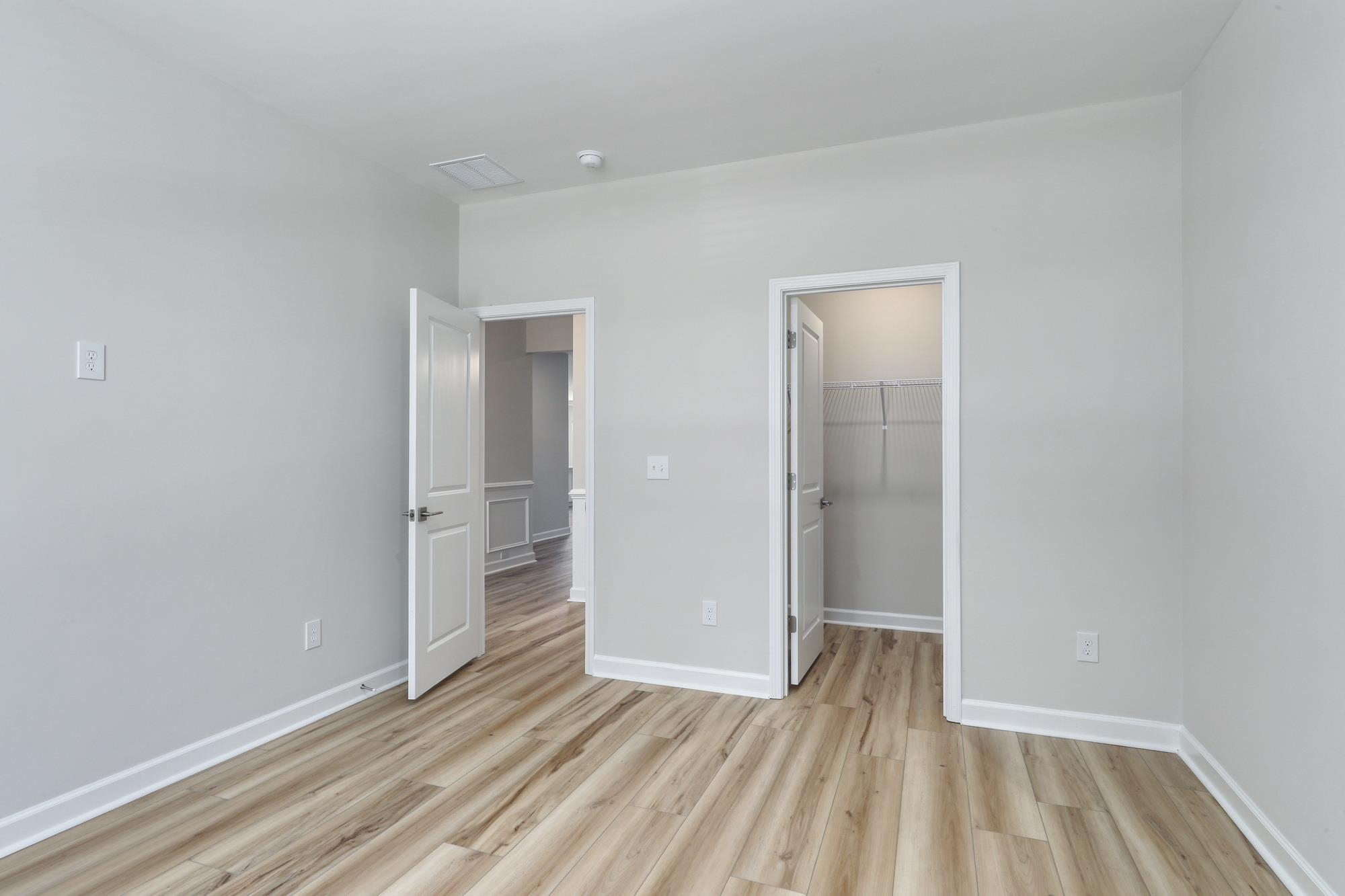 212 Field Dr Property Photo 8