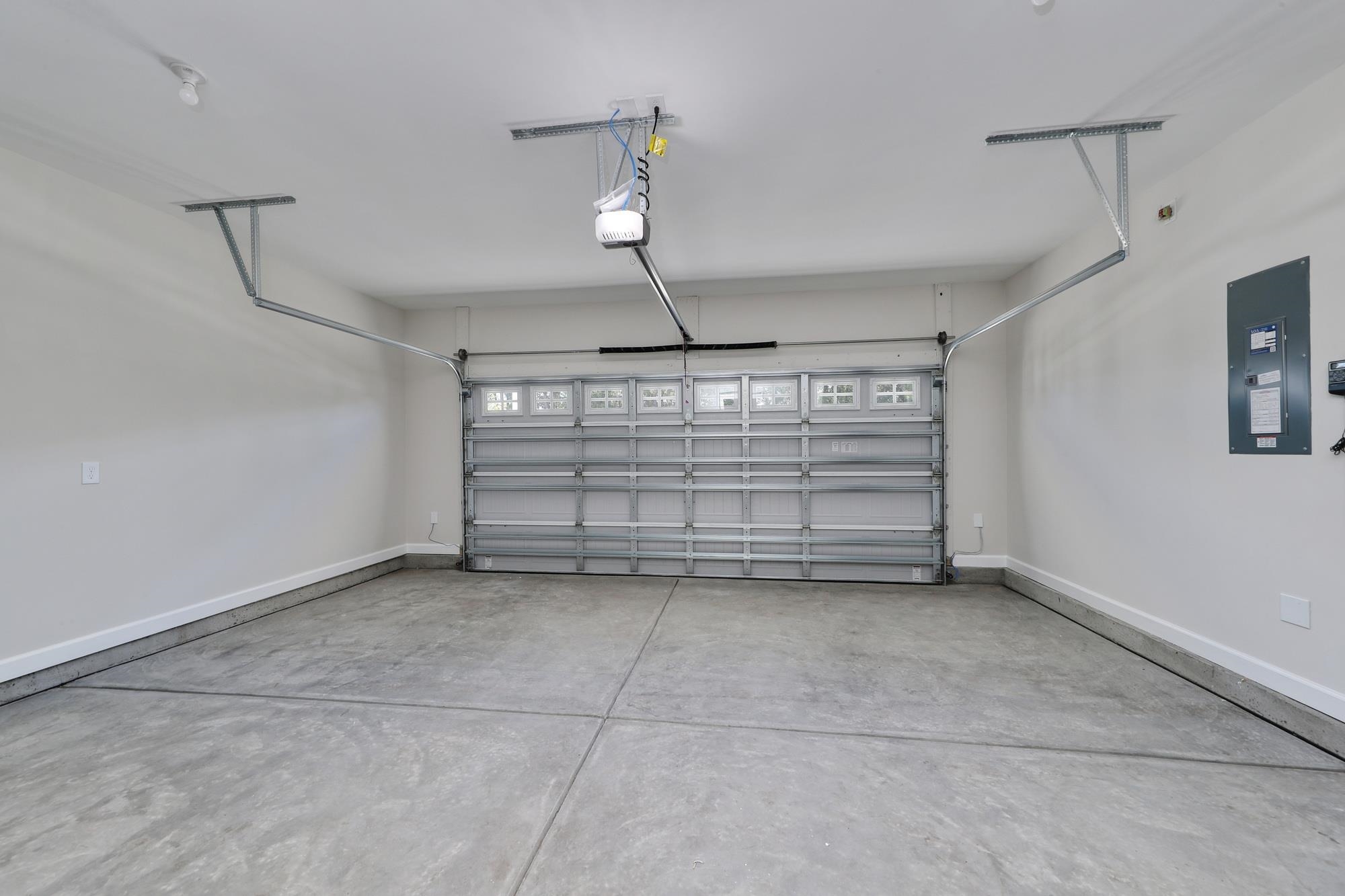 212 Field Dr Property Photo 26