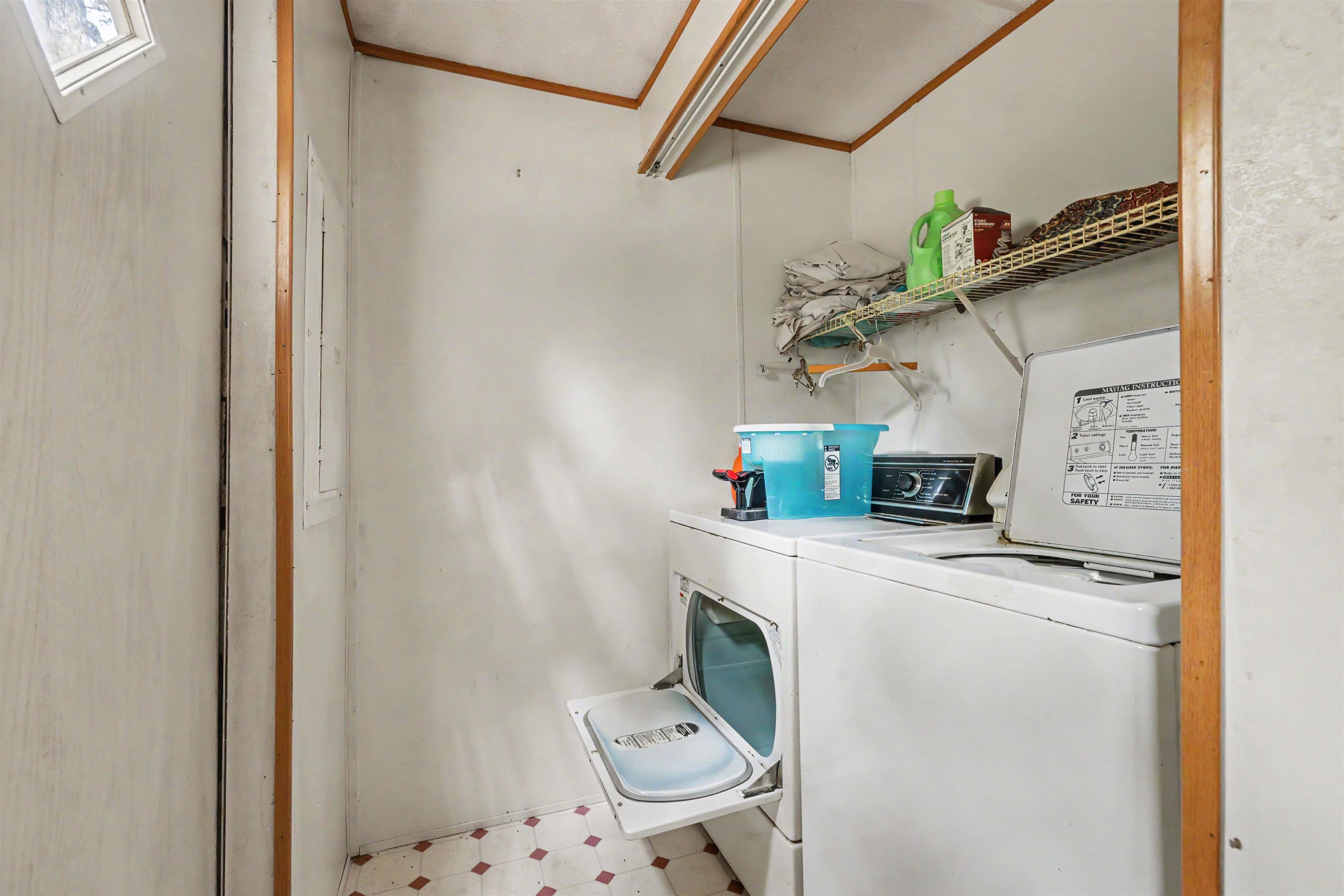 1068 Old River Rd. Property Photo 7