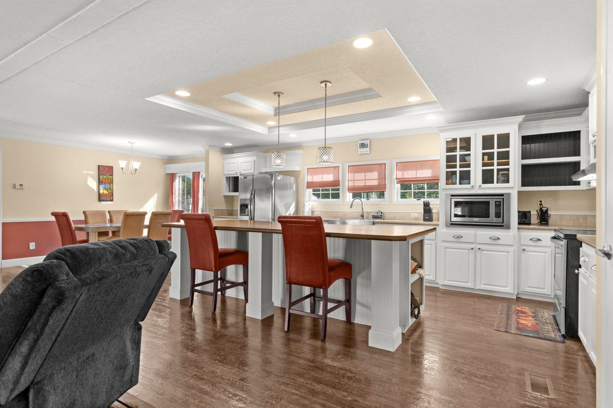 1040 Colonial Ln. Property Photo 11