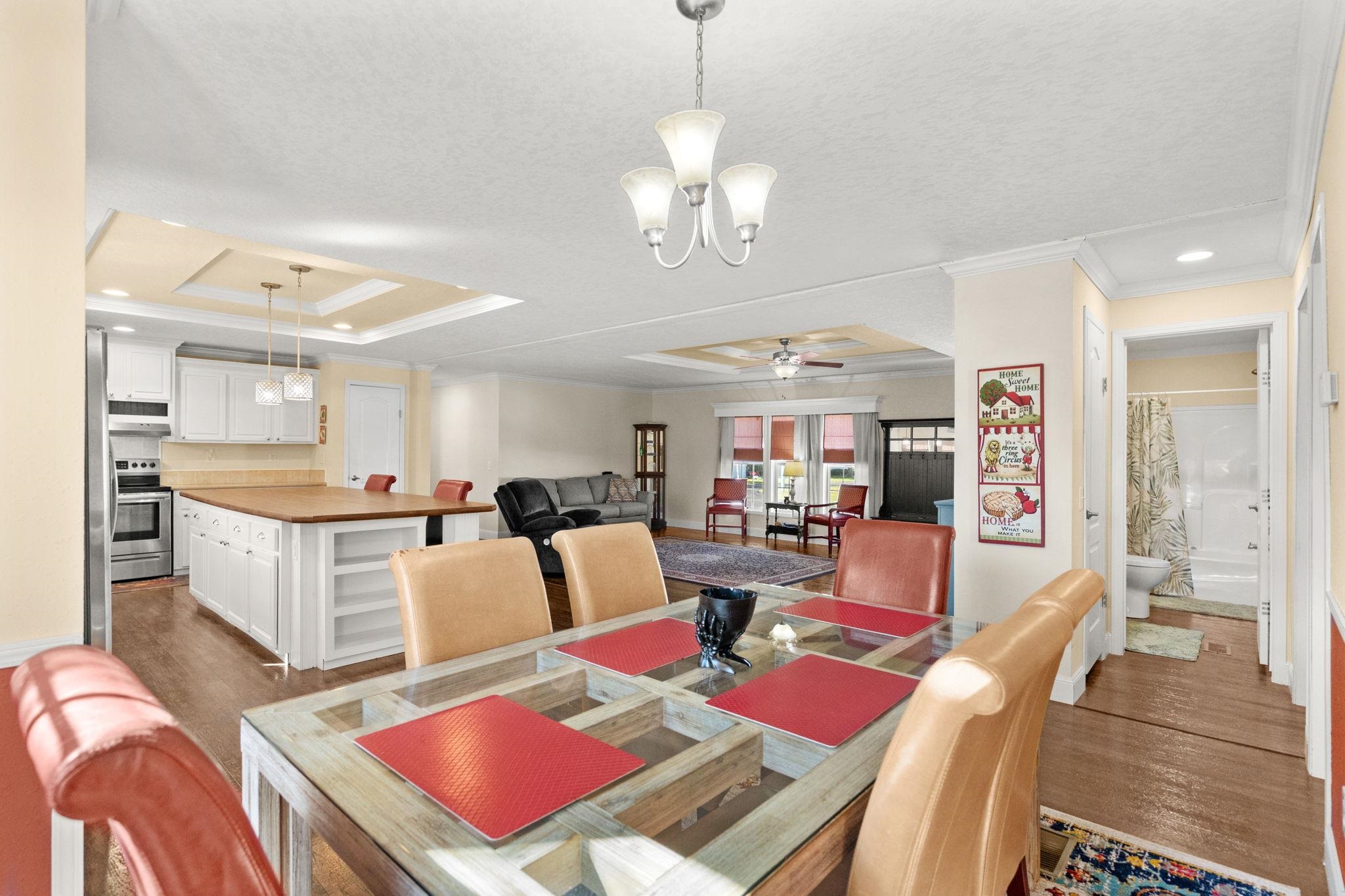1040 Colonial Ln. Property Photo 13