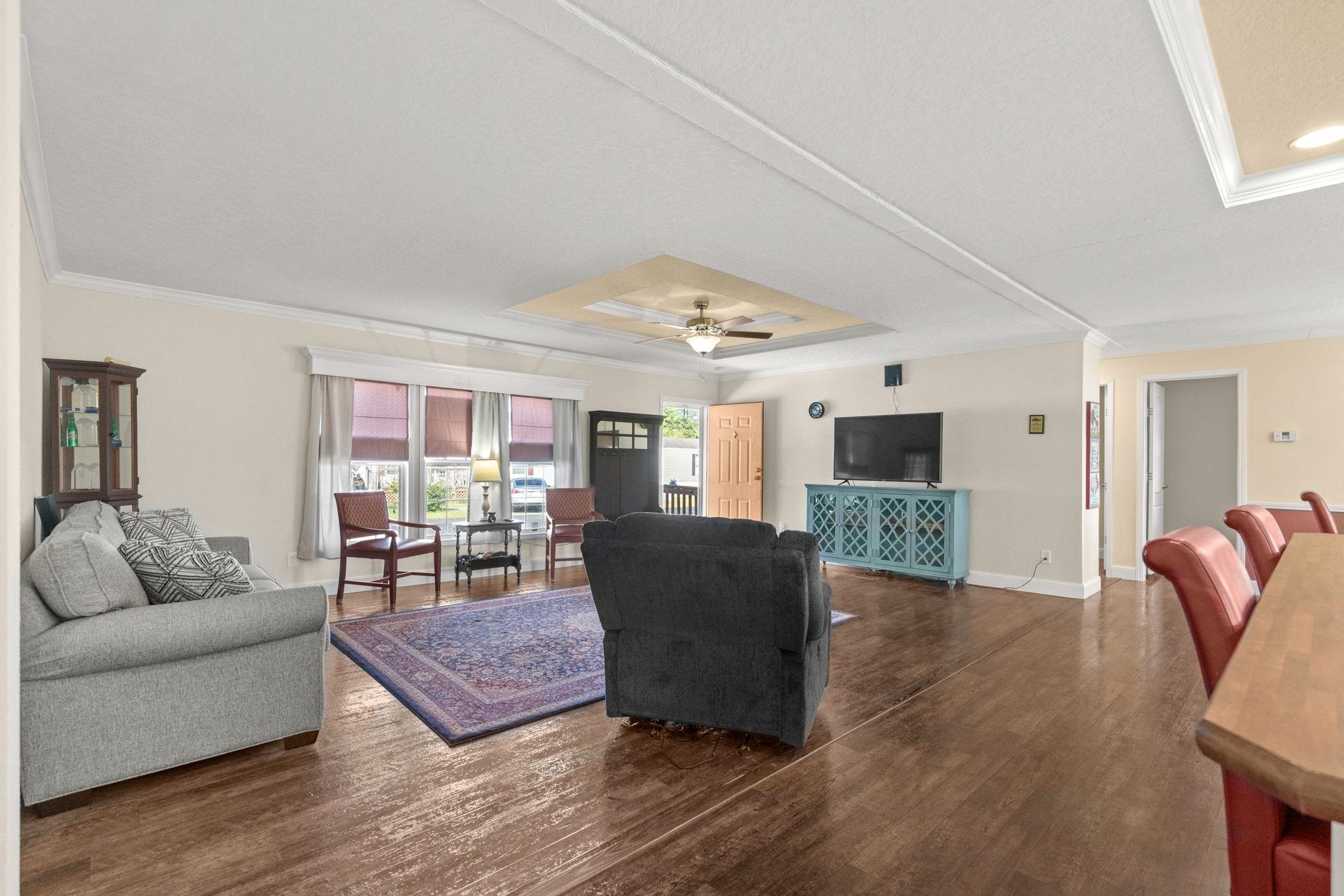 1040 Colonial Ln. Property Photo 17