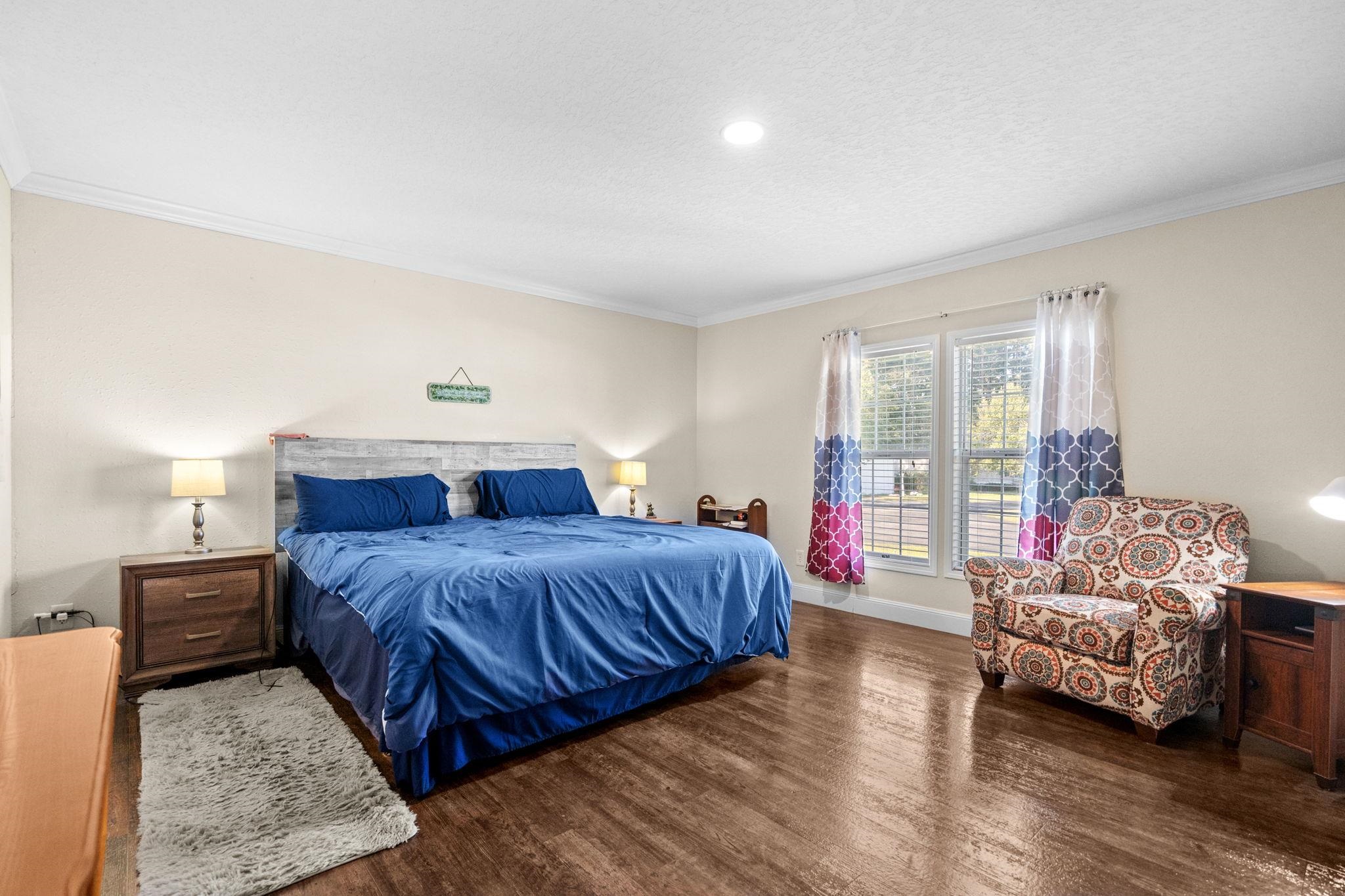 1040 Colonial Ln. Property Photo 18