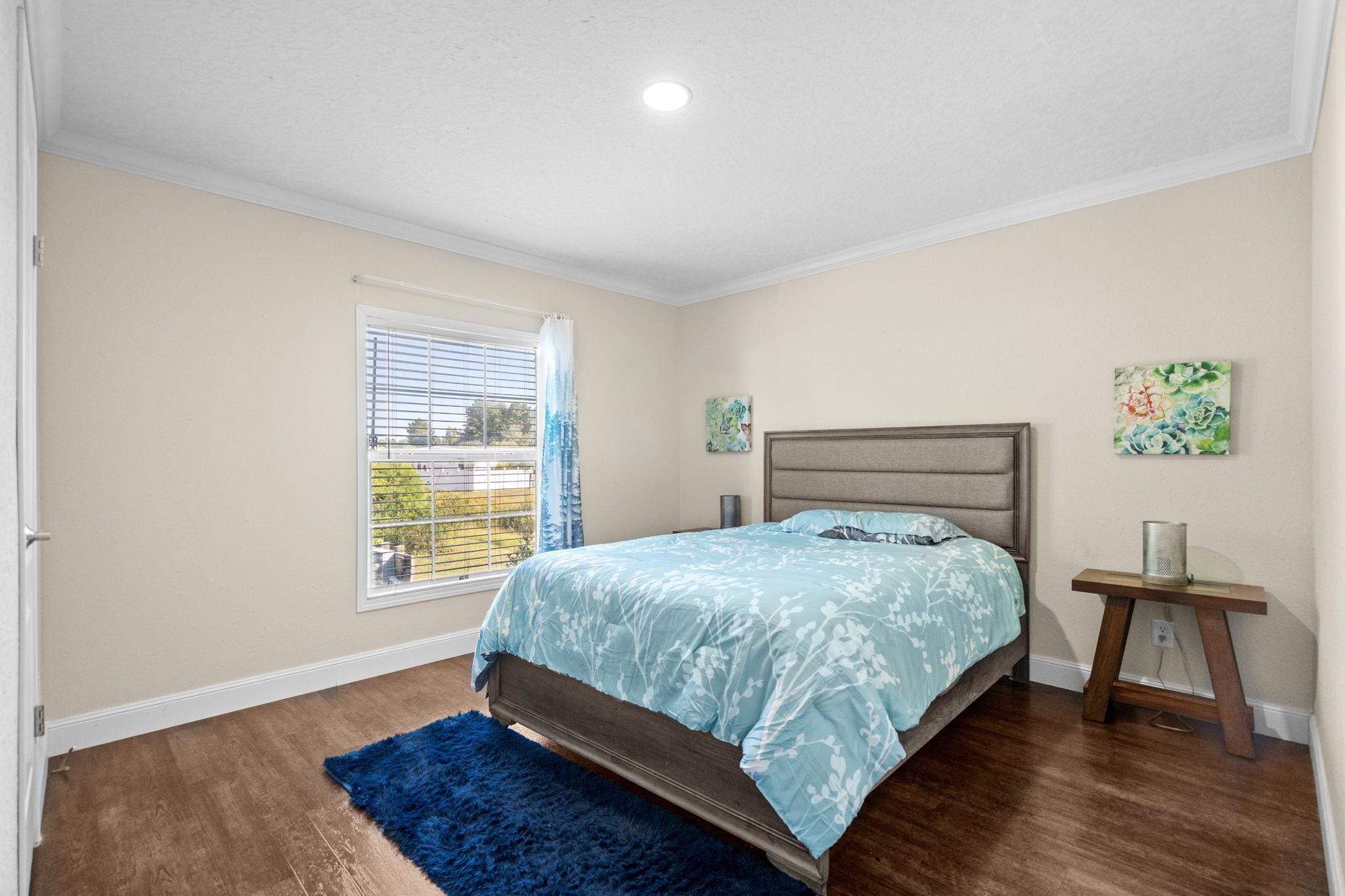 1040 Colonial Ln. Property Photo 24