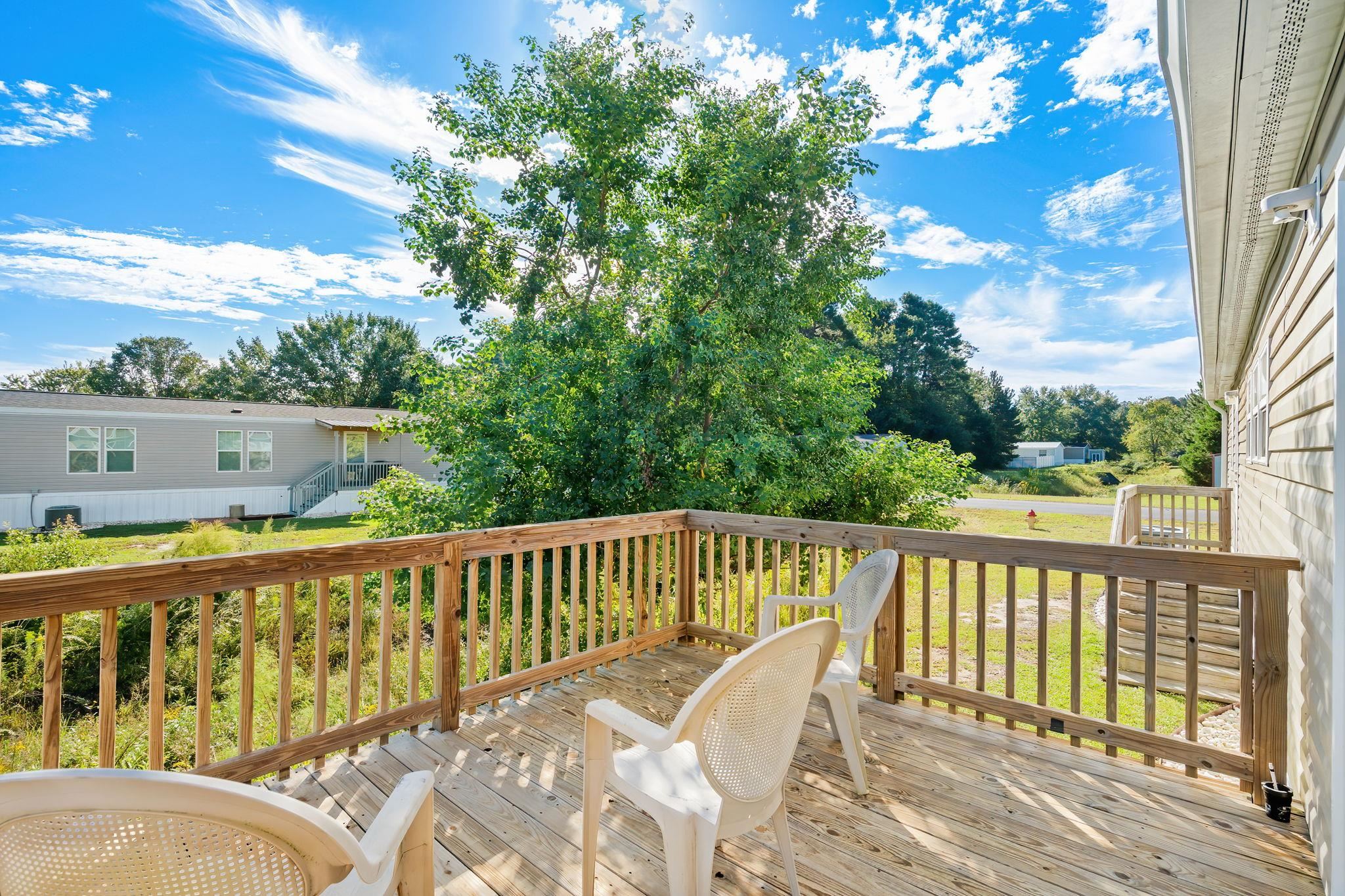 1040 Colonial Ln. Property Photo 30