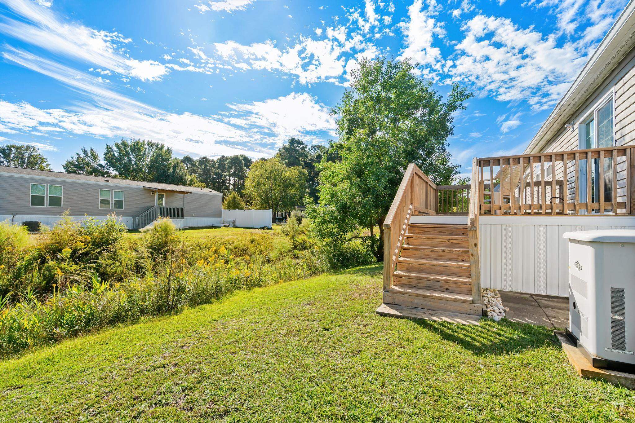 1040 Colonial Ln. Property Photo 32
