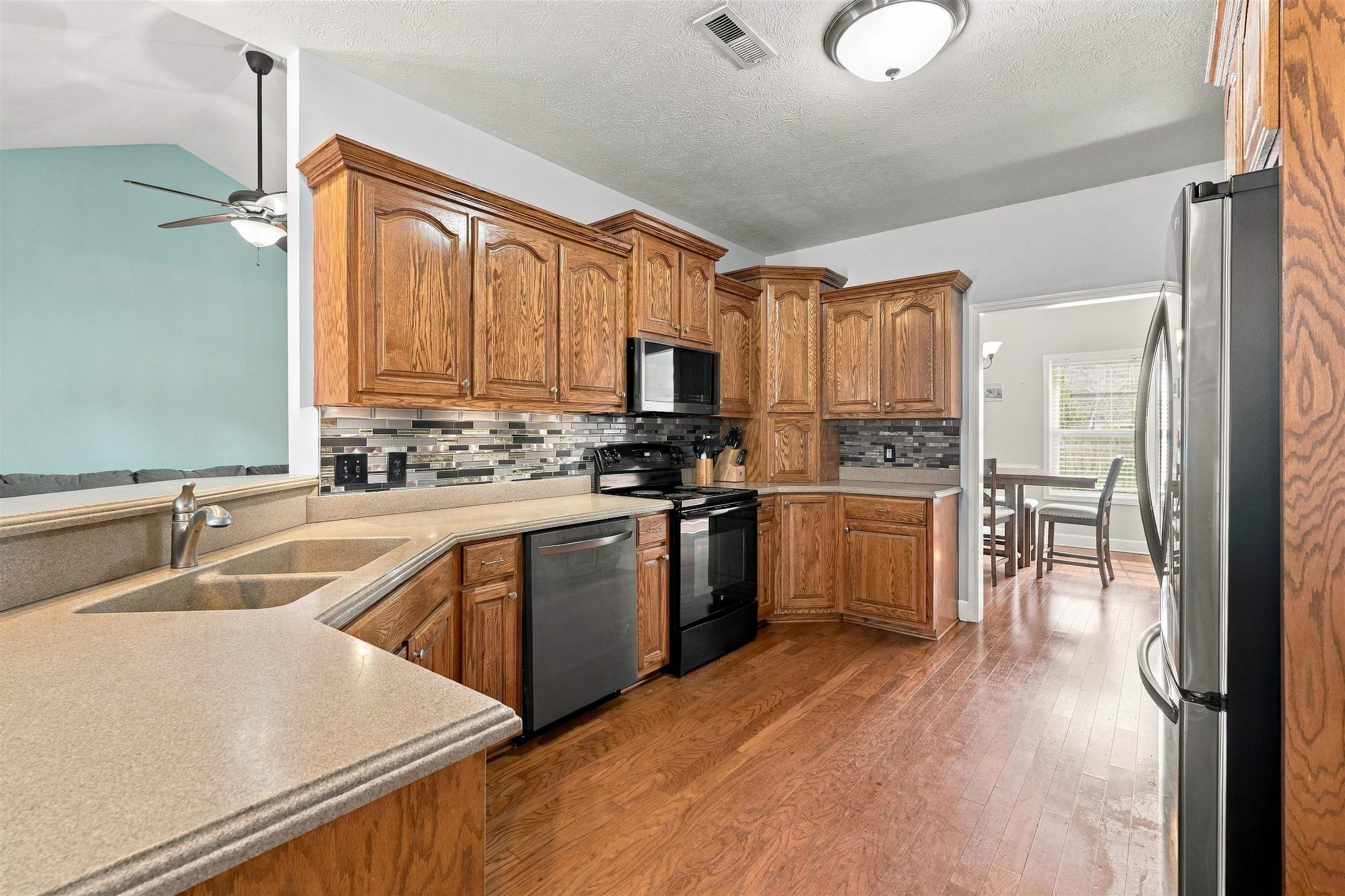 1606 Oak Lawn Dr. Property Photo 6