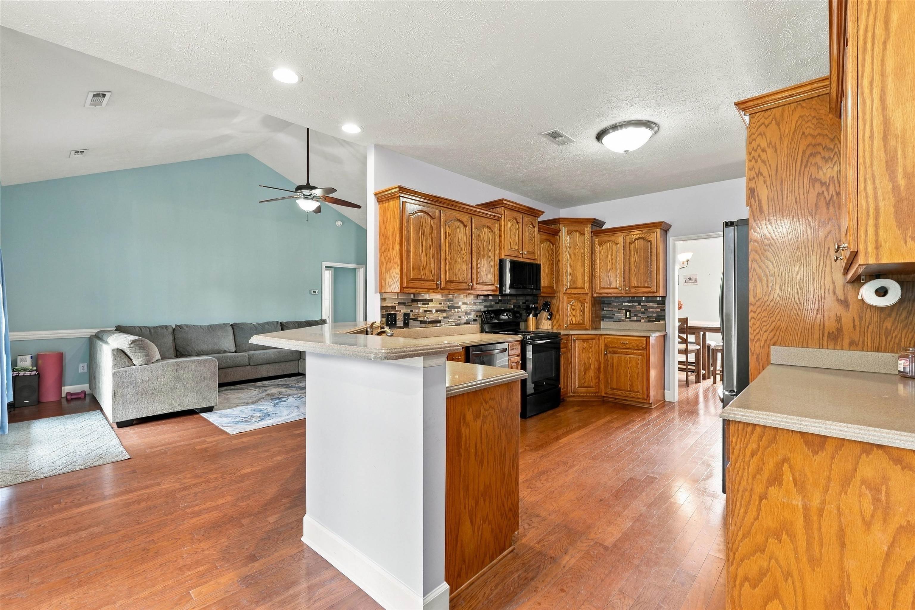 1606 Oak Lawn Dr. Property Photo 9