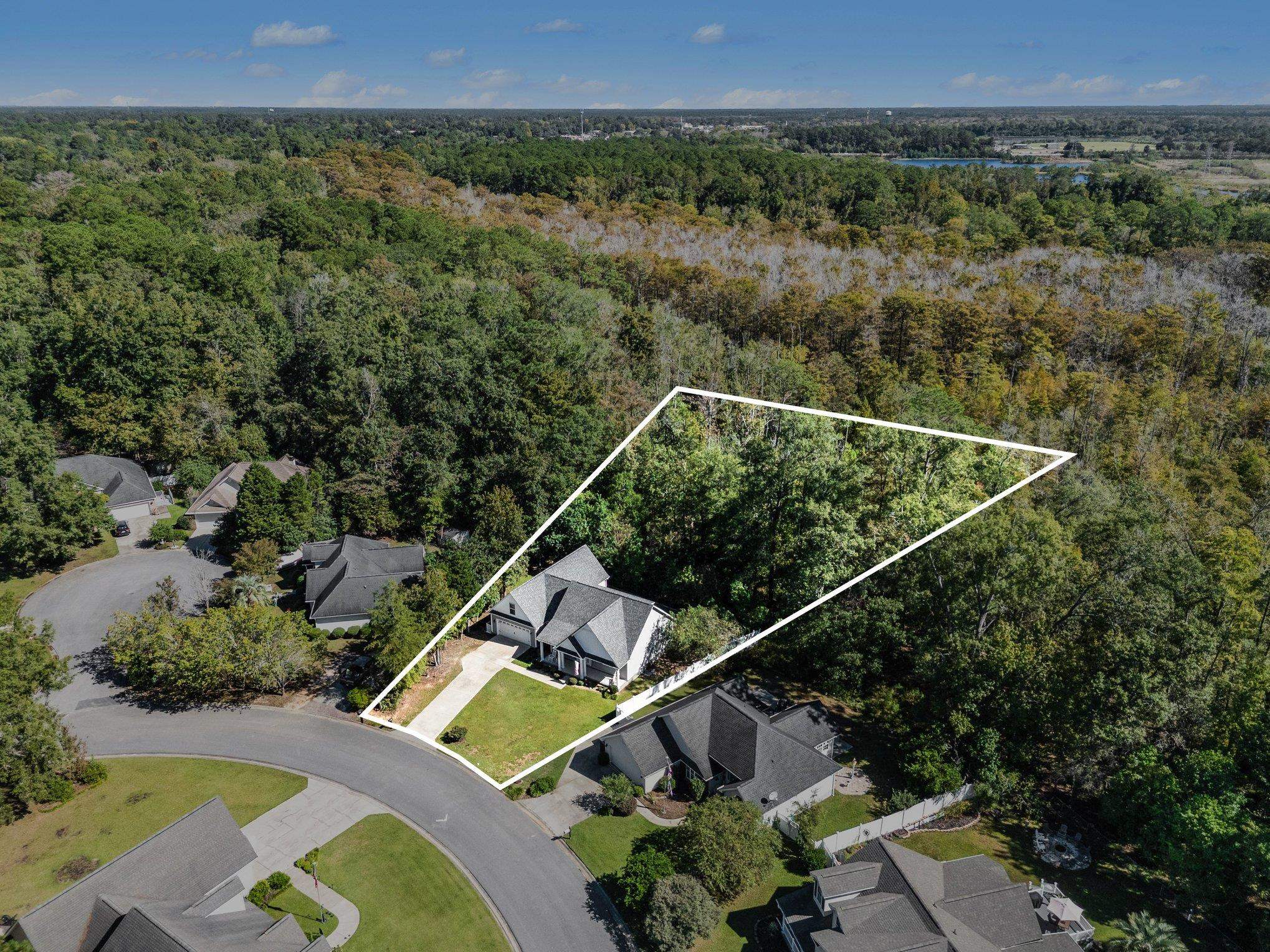 1039 Rosehaven Dr. Property Photo 2