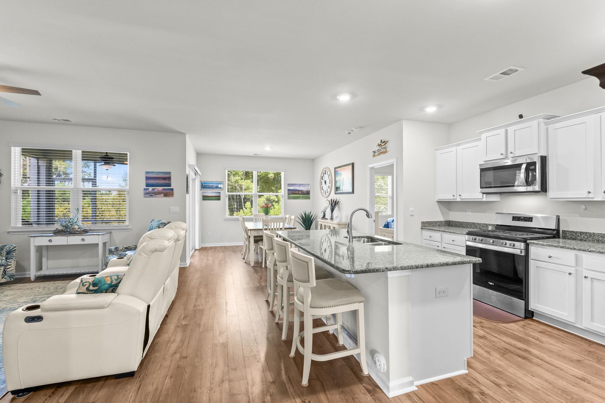 4001 Sweetspire Court Property Photo 8