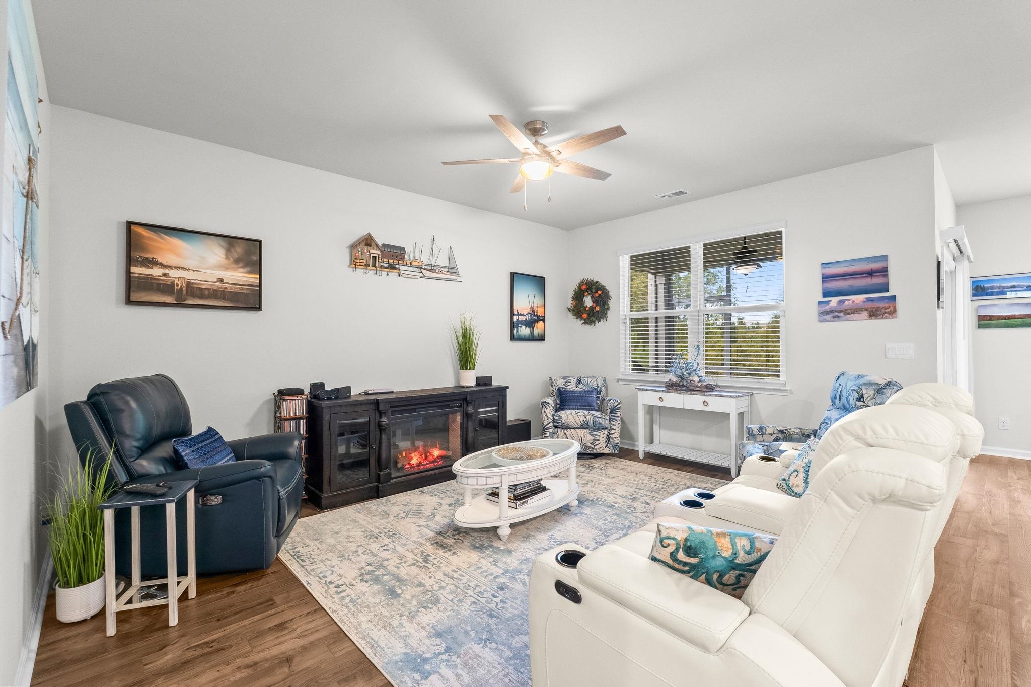 4001 Sweetspire Court Property Photo 9