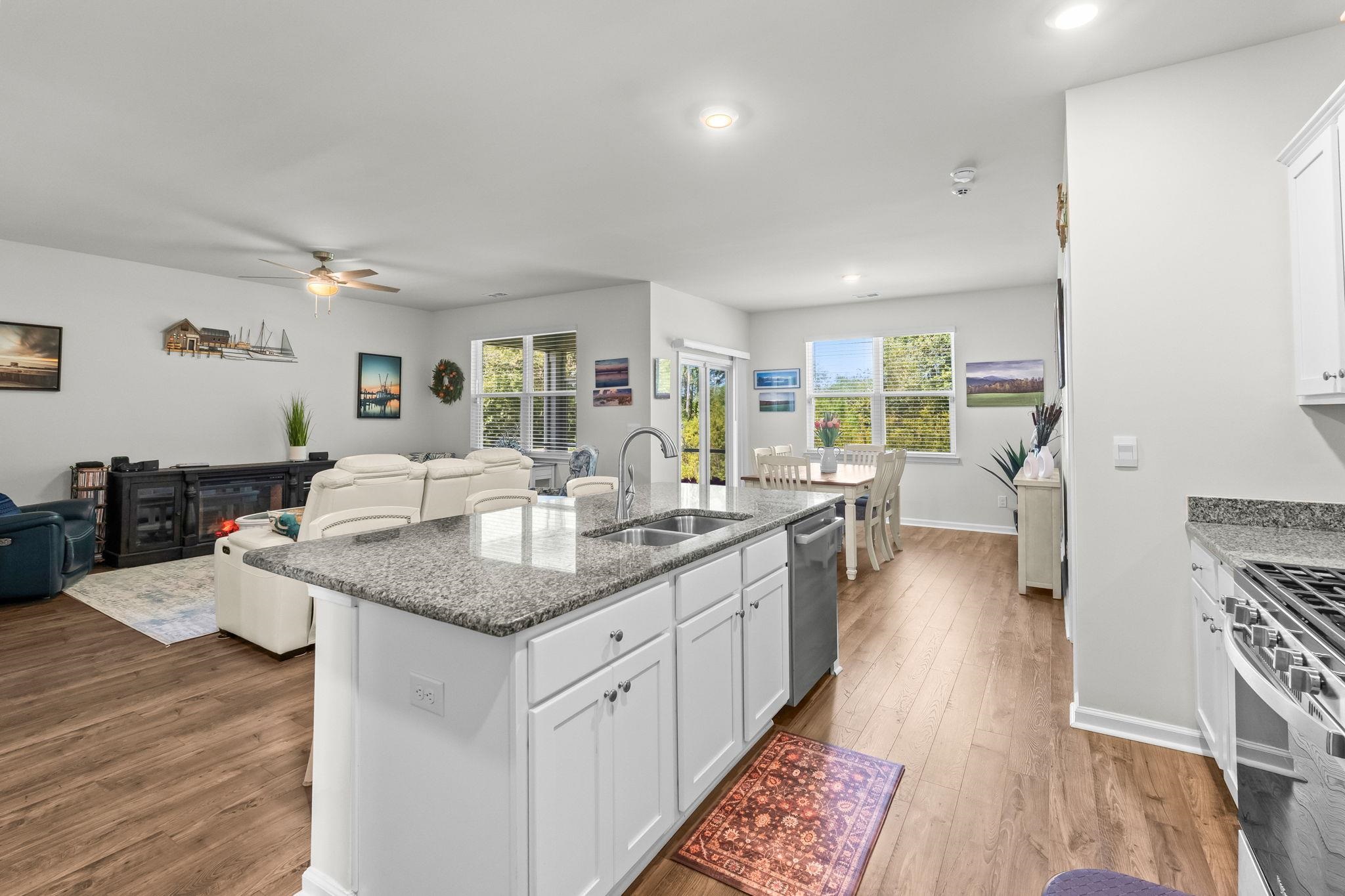 4001 Sweetspire Court Property Photo 15