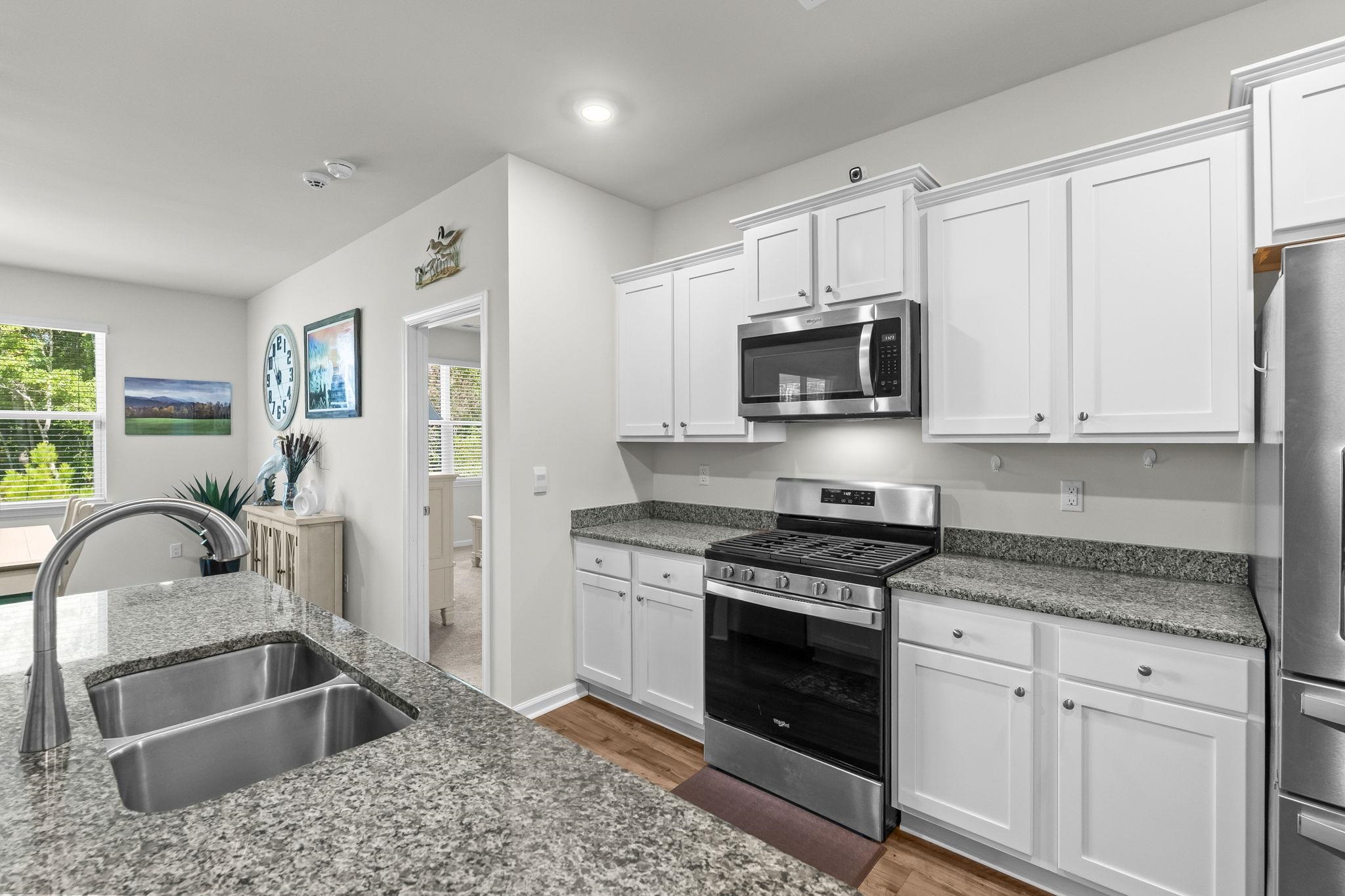 4001 Sweetspire Court Property Photo 16