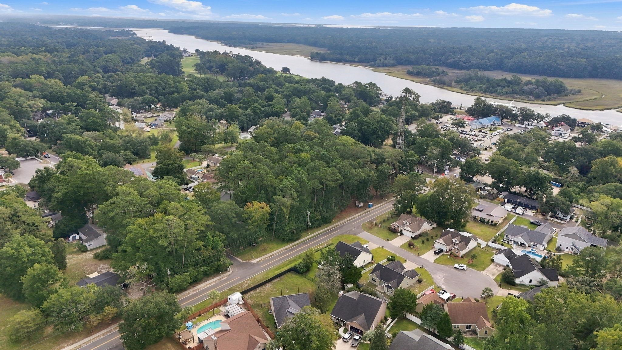 201 Riverbrook Dr. Property Photo 8