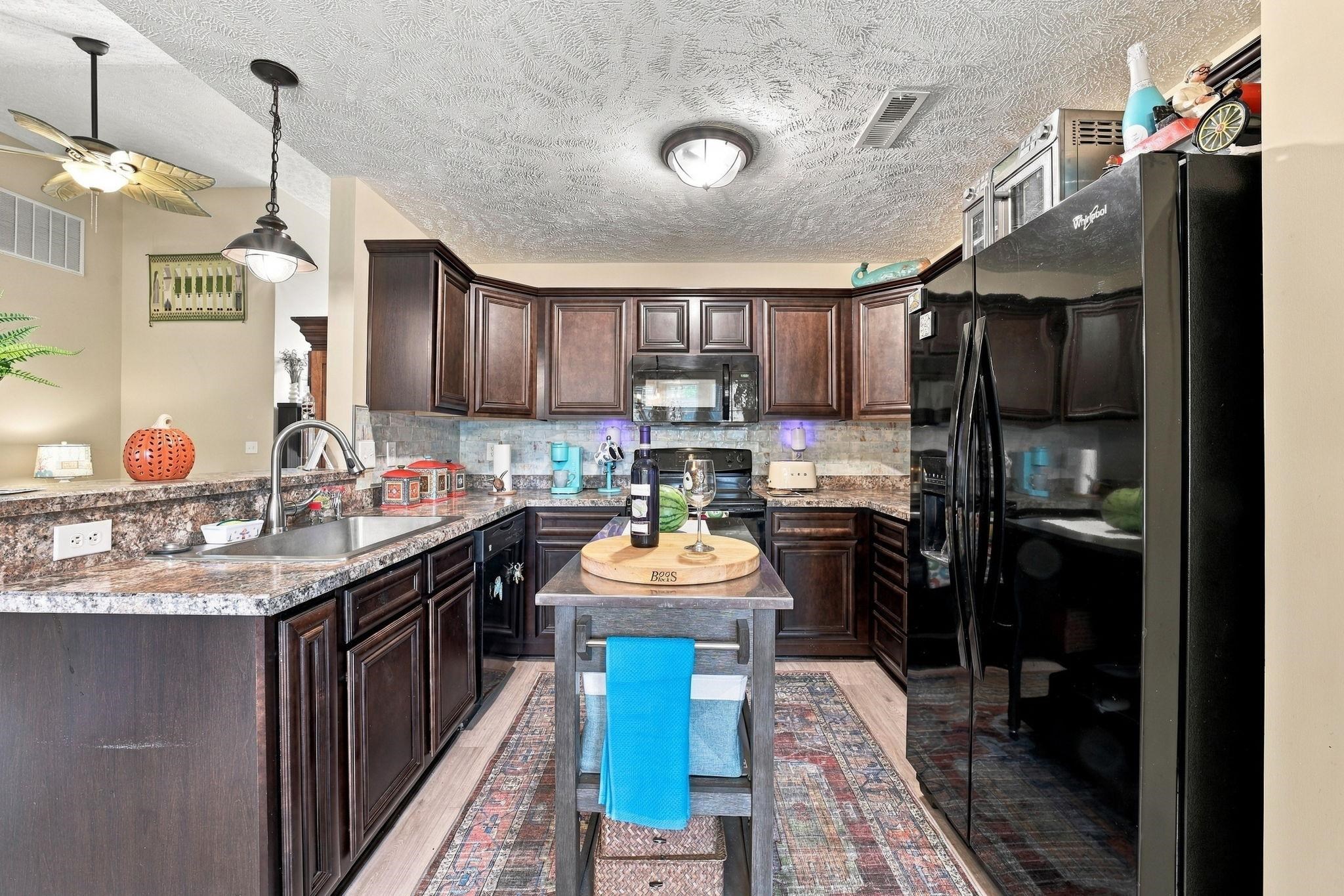 201 Riverbrook Dr. Property Photo 17