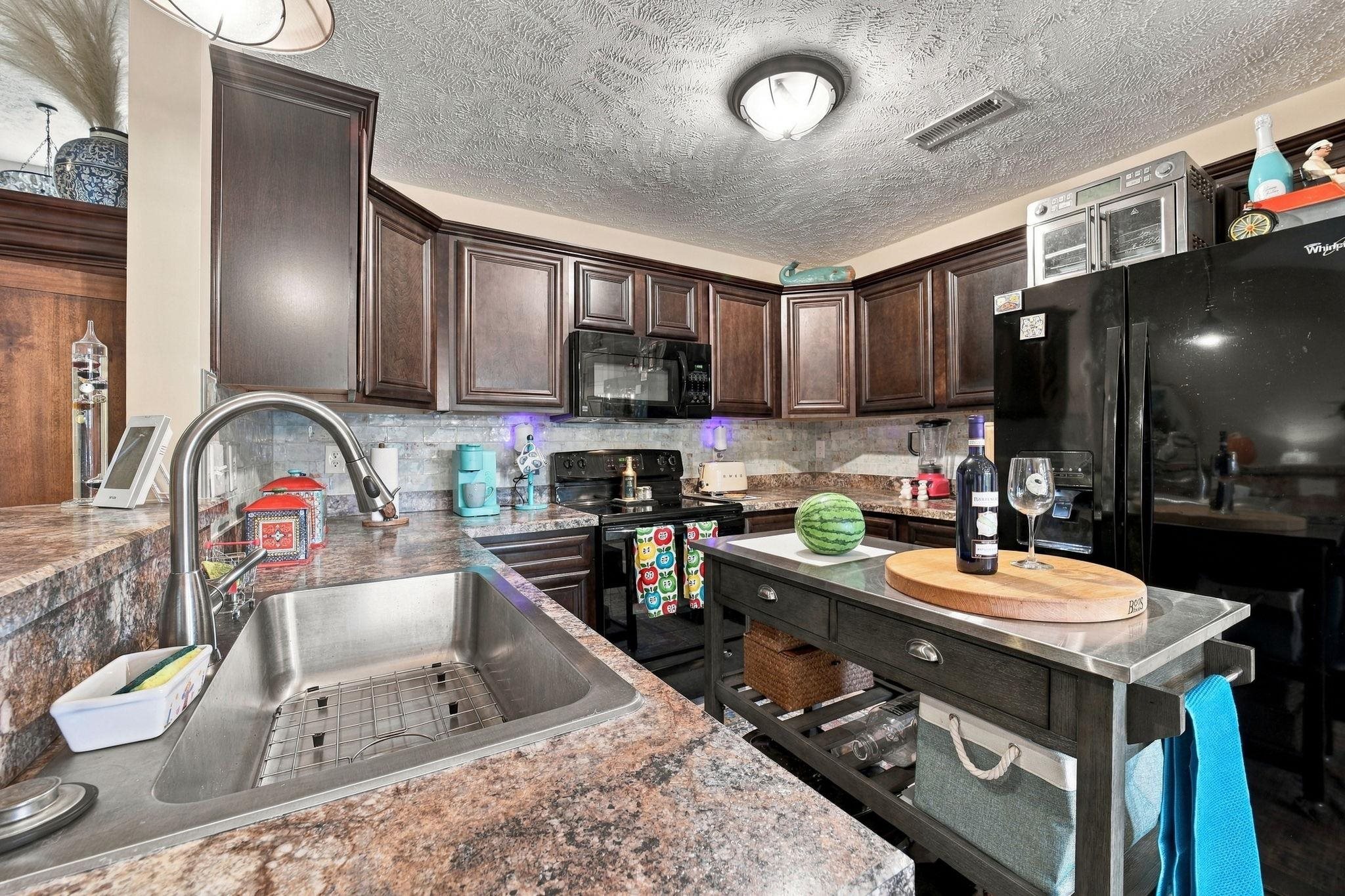 201 Riverbrook Dr. Property Photo 19