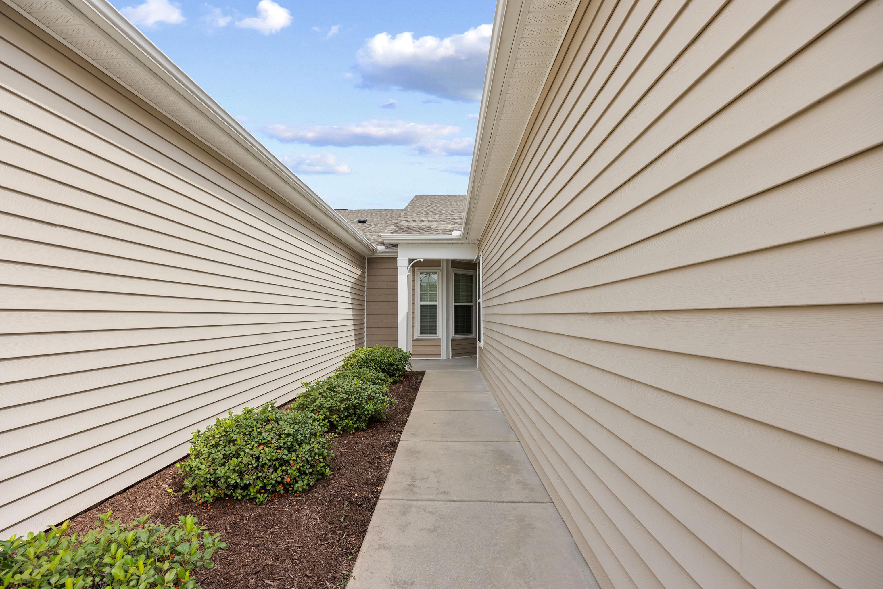 1533 Palmina Loop Property Photo 3