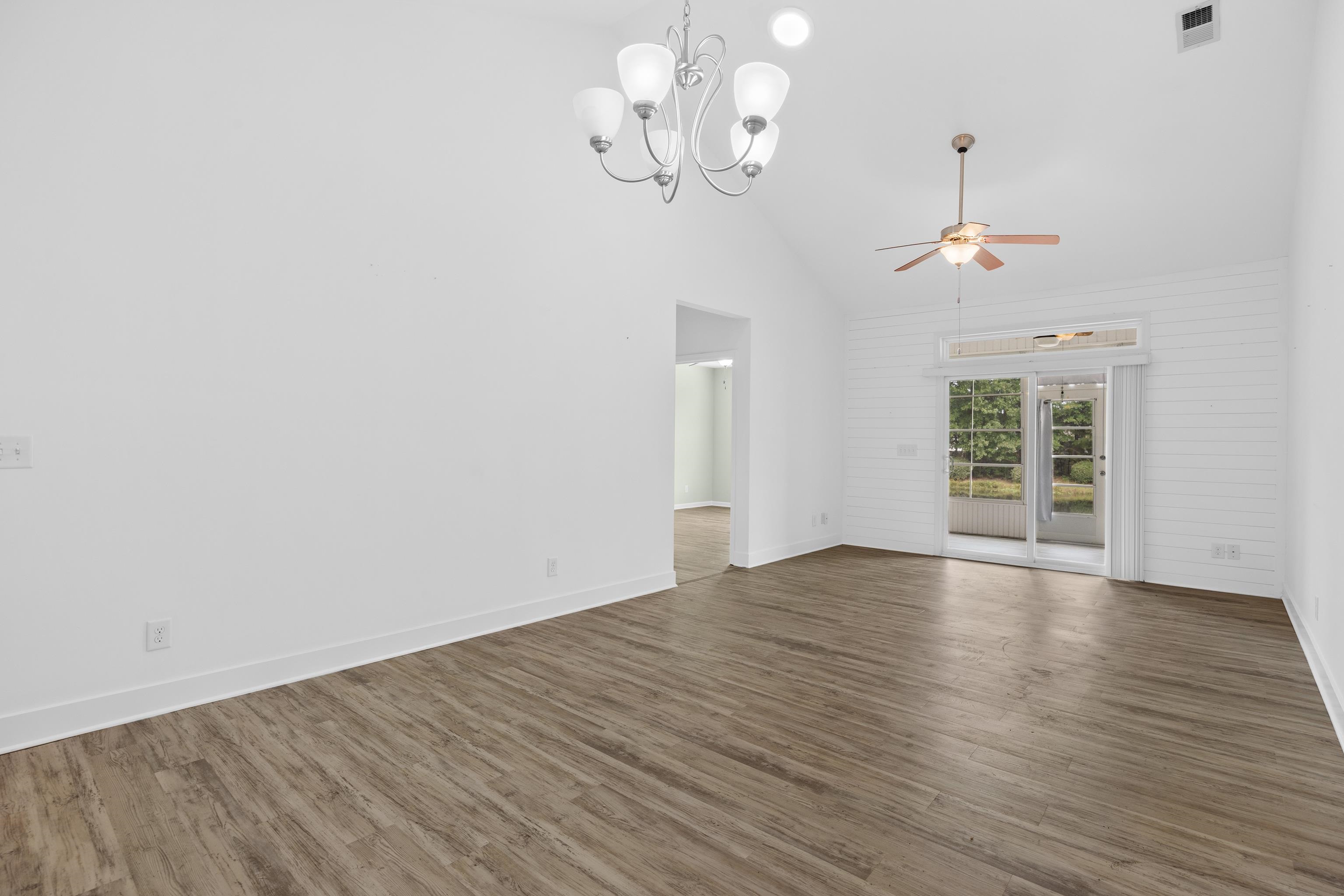 1533 Palmina Loop Property Photo 19
